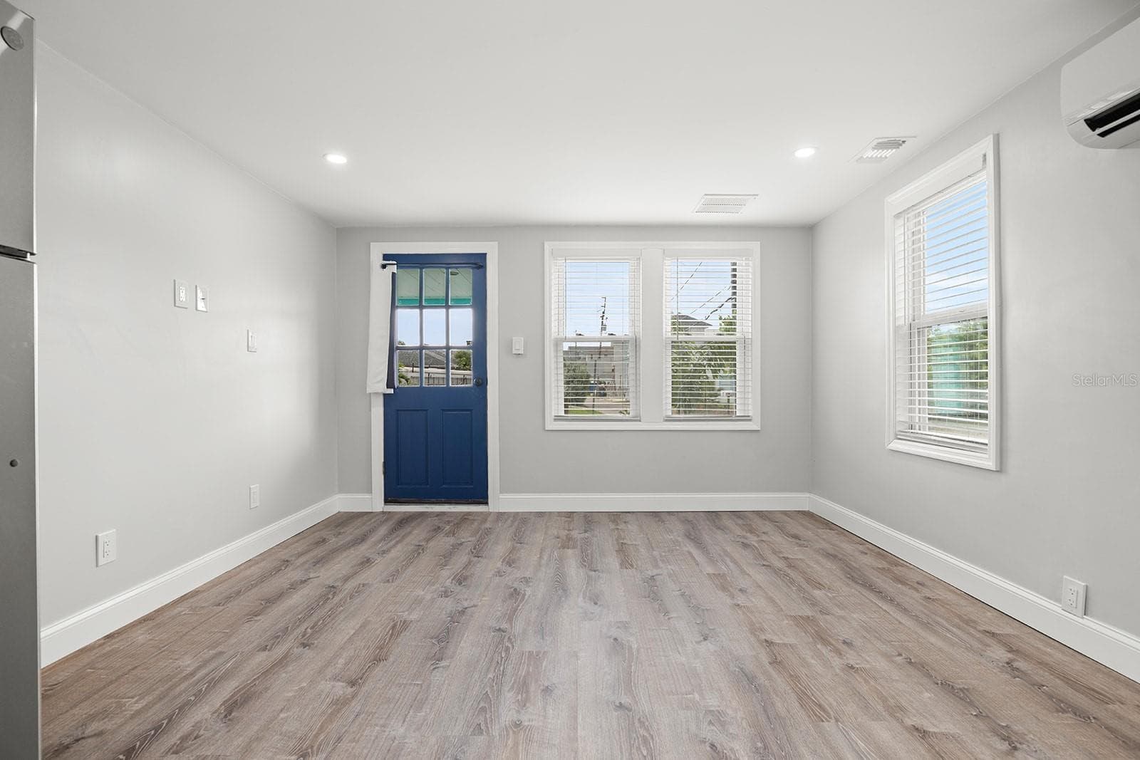Triplex at 119 125TH AVE, TREASURE ISLAND, photo 12 of 32