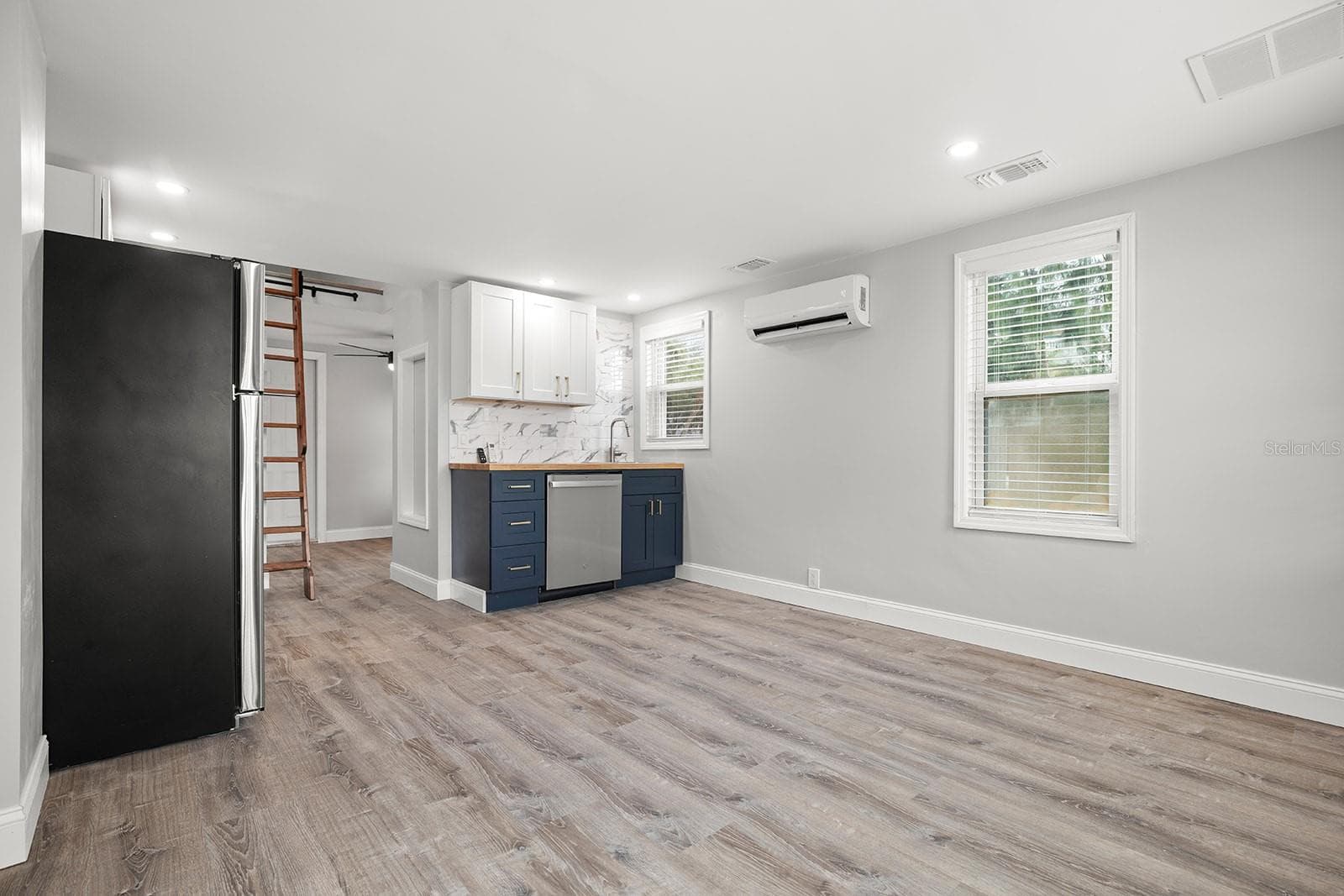 Triplex at 119 125TH AVE, TREASURE ISLAND, photo 17 of 32
