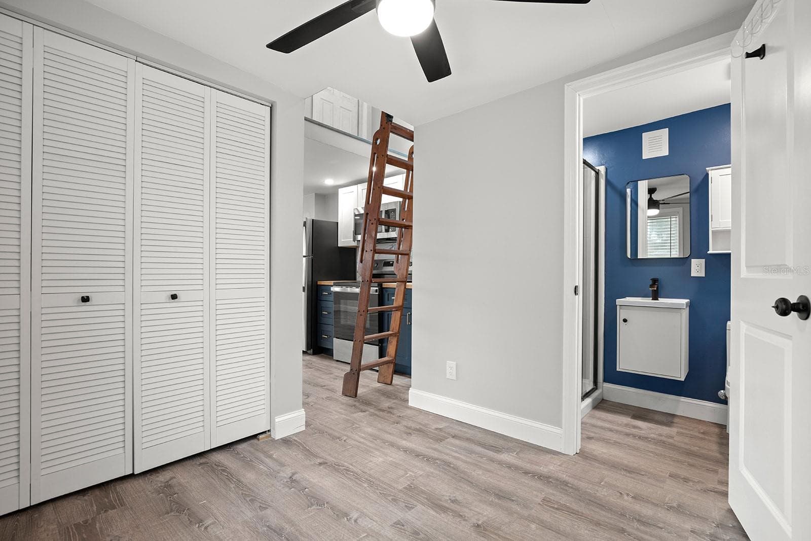 Triplex at 119 125TH AVE, TREASURE ISLAND, photo 20 of 32