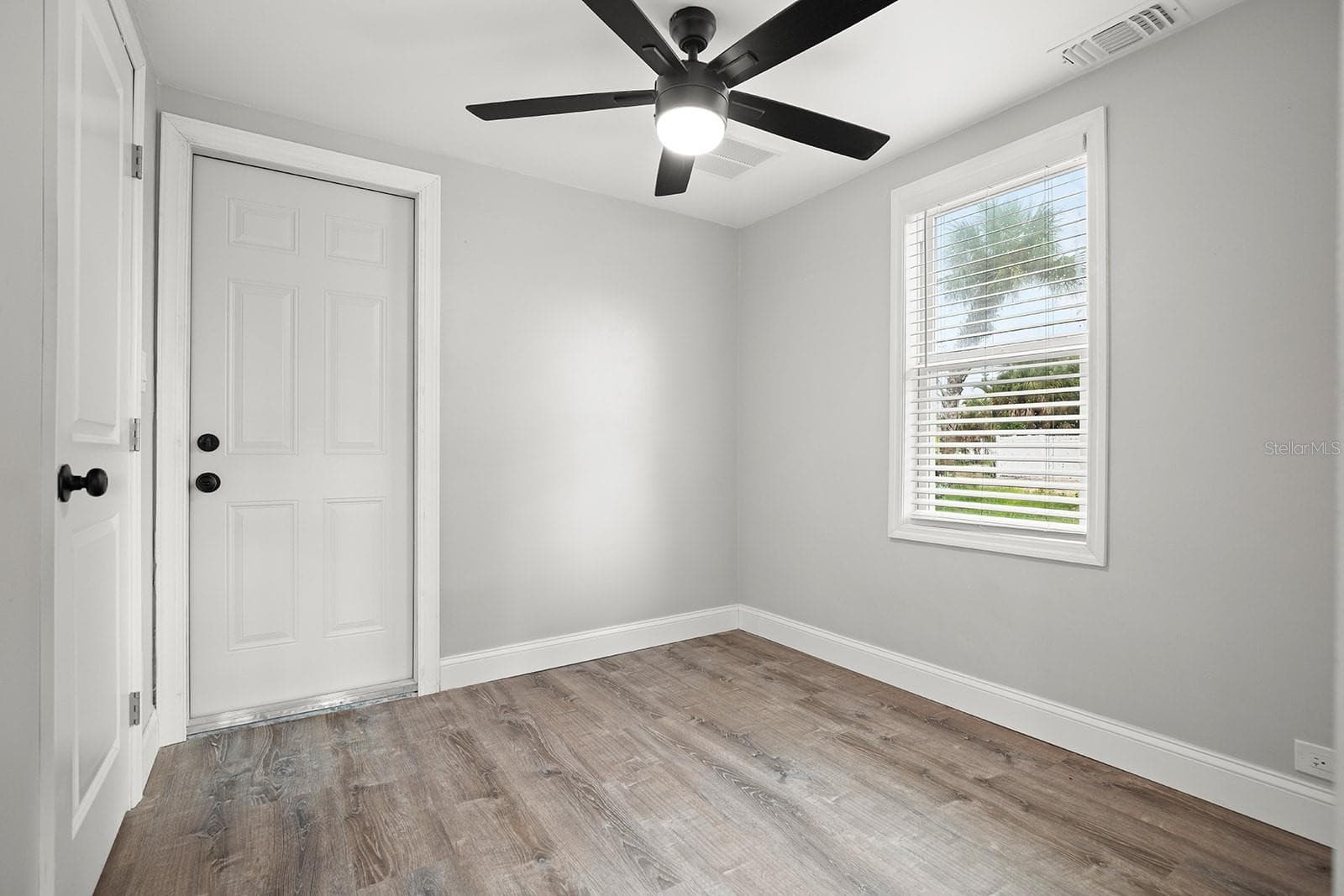 Triplex at 119 125TH AVE, TREASURE ISLAND, photo 21 of 32