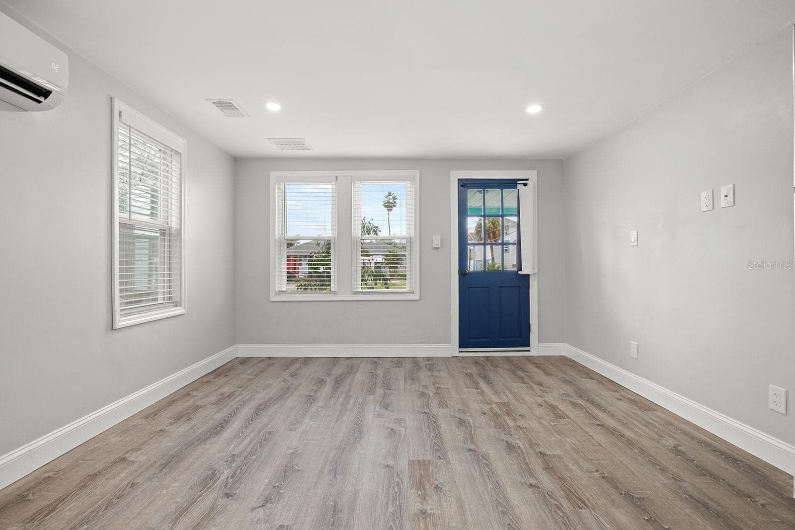 Triplex at 119 125TH AVE, TREASURE ISLAND, photo 23 of 32