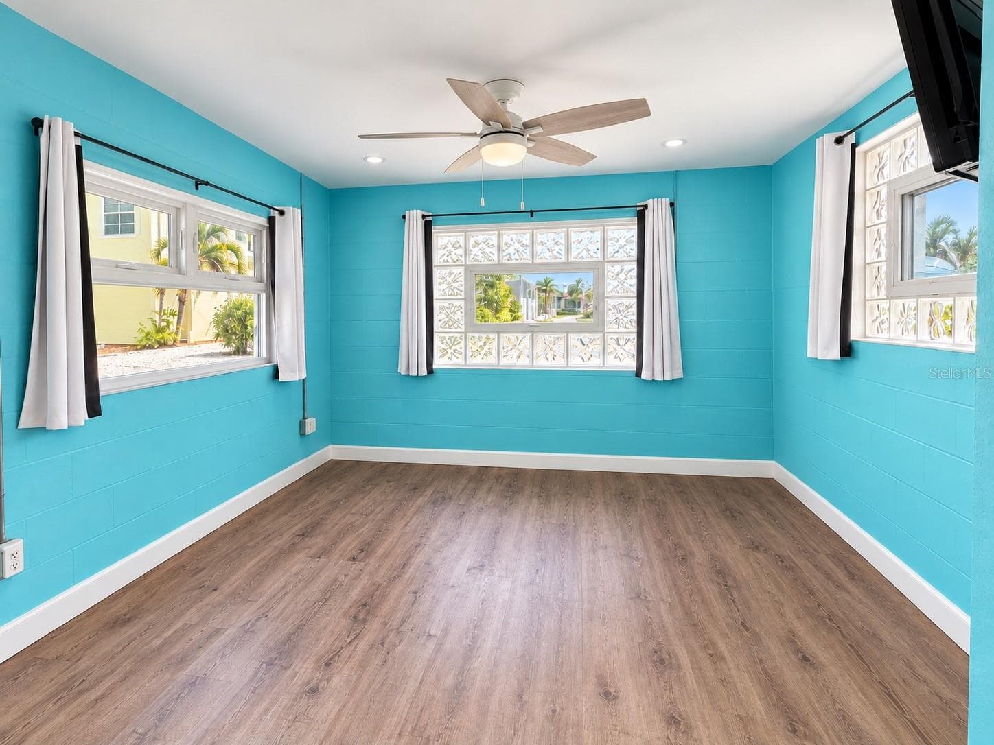 Triplex at 119 125TH AVE, TREASURE ISLAND, photo 27 of 32