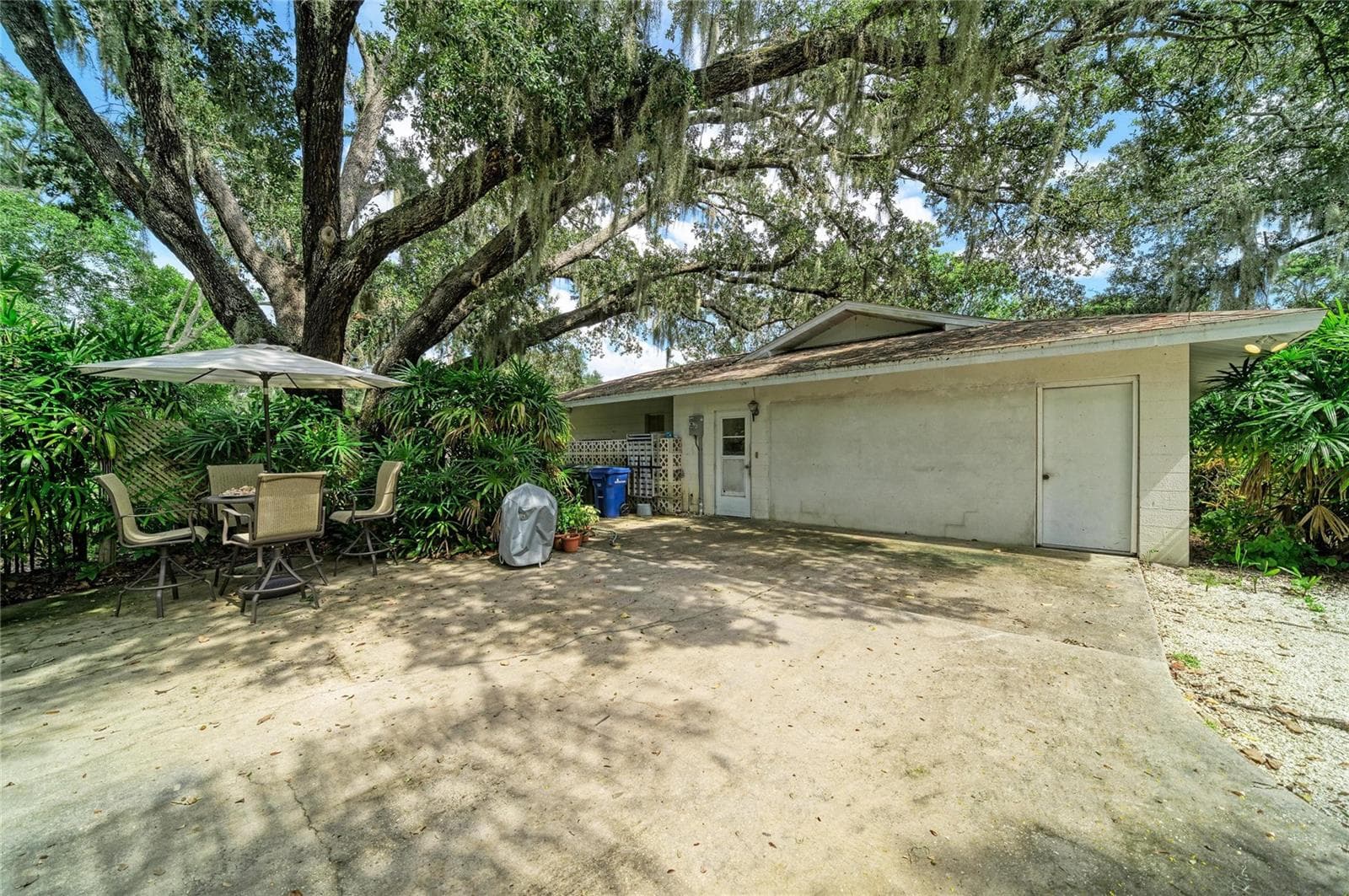 Single Family Residence at 2953 47TH ST, SARASOTA, photo 7 of 81