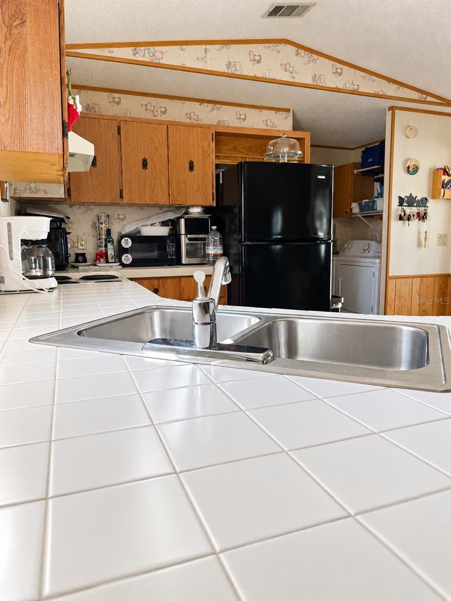 Manufactured Home at 232 S CAMPHOR LOOP, AVON PARK, photo 26 of 40