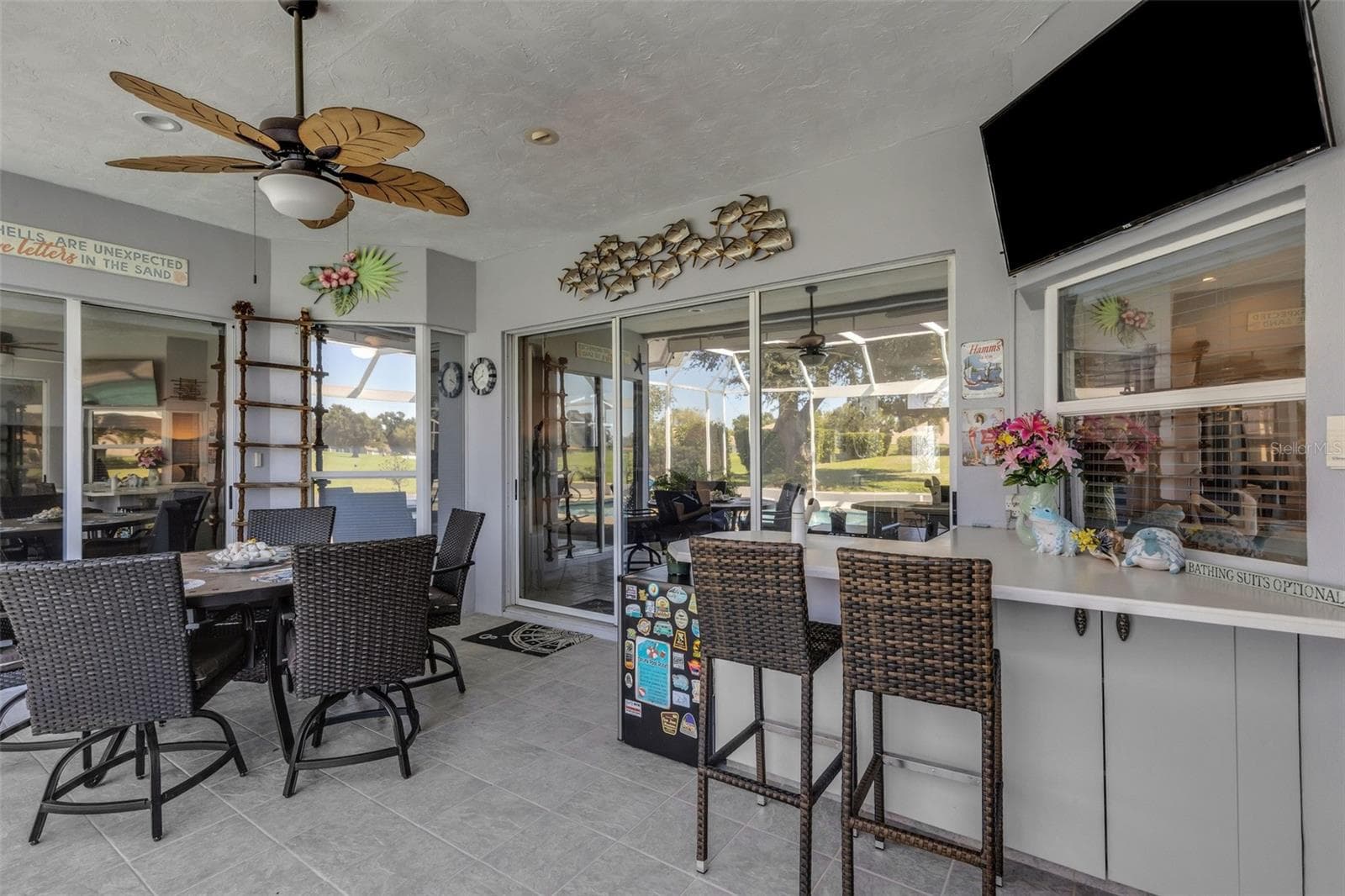 Covered pool area with wetbar - 4806 PERIDIA BLVD E, BRADENTON