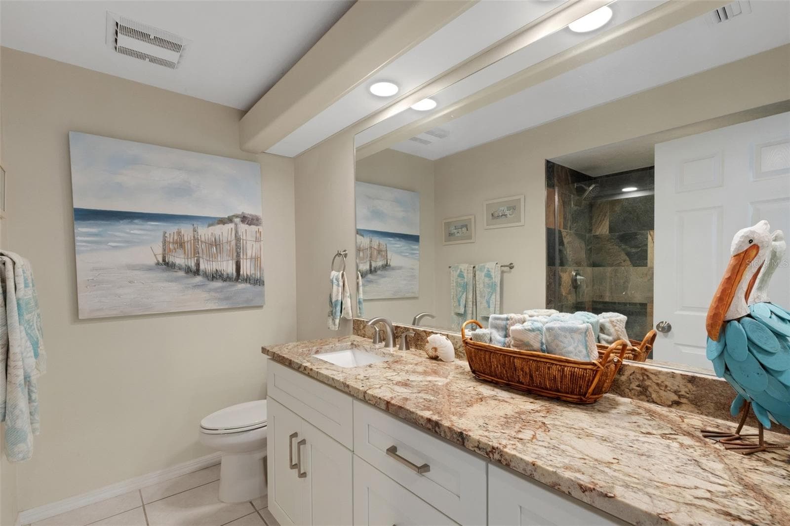 Hall Bath - 4806 PERIDIA BLVD E, BRADENTON