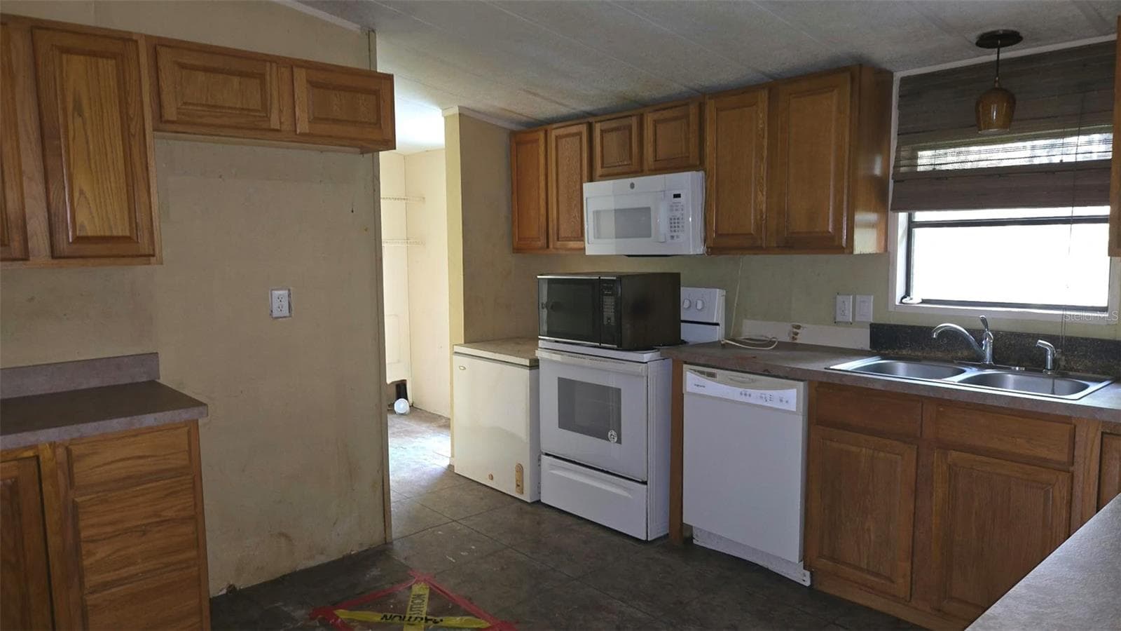 Manufactured Home at 18007 SE 90TH ST, OCKLAWAHA, photo 2 of 13
