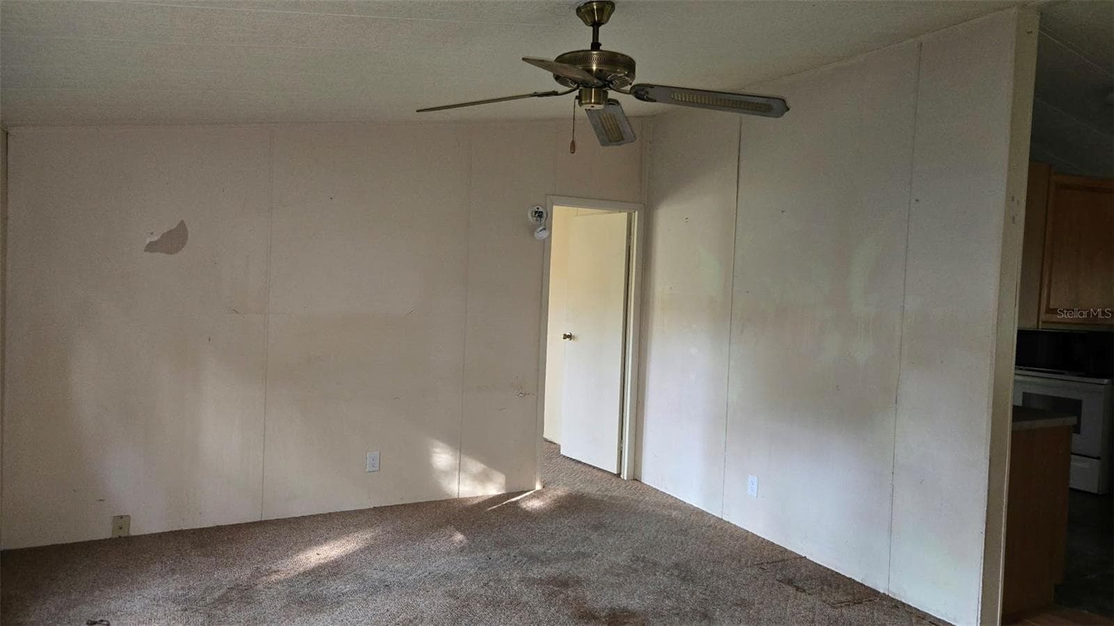 Manufactured Home at 18007 SE 90TH ST, OCKLAWAHA, photo 7 of 13