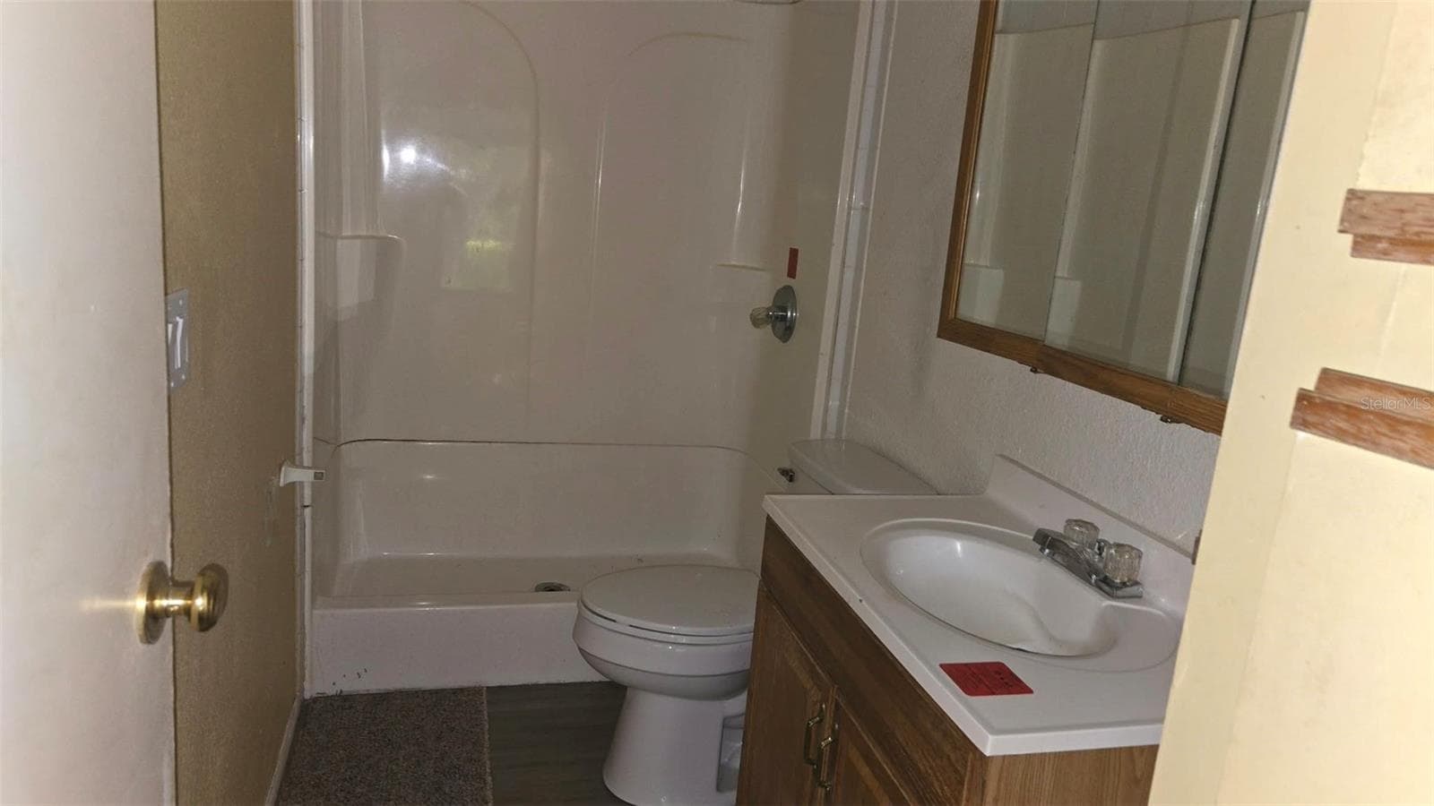 bath - 18007 SE 90TH ST, OCKLAWAHA