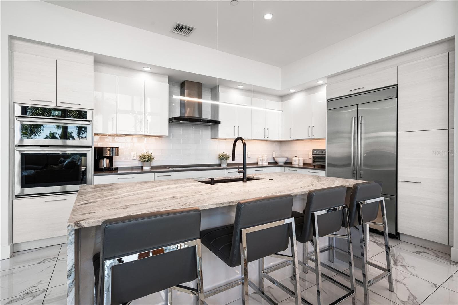 Condominium at 1155 N GULFSTREAM AVE #208, SARASOTA, photo 25 of 70