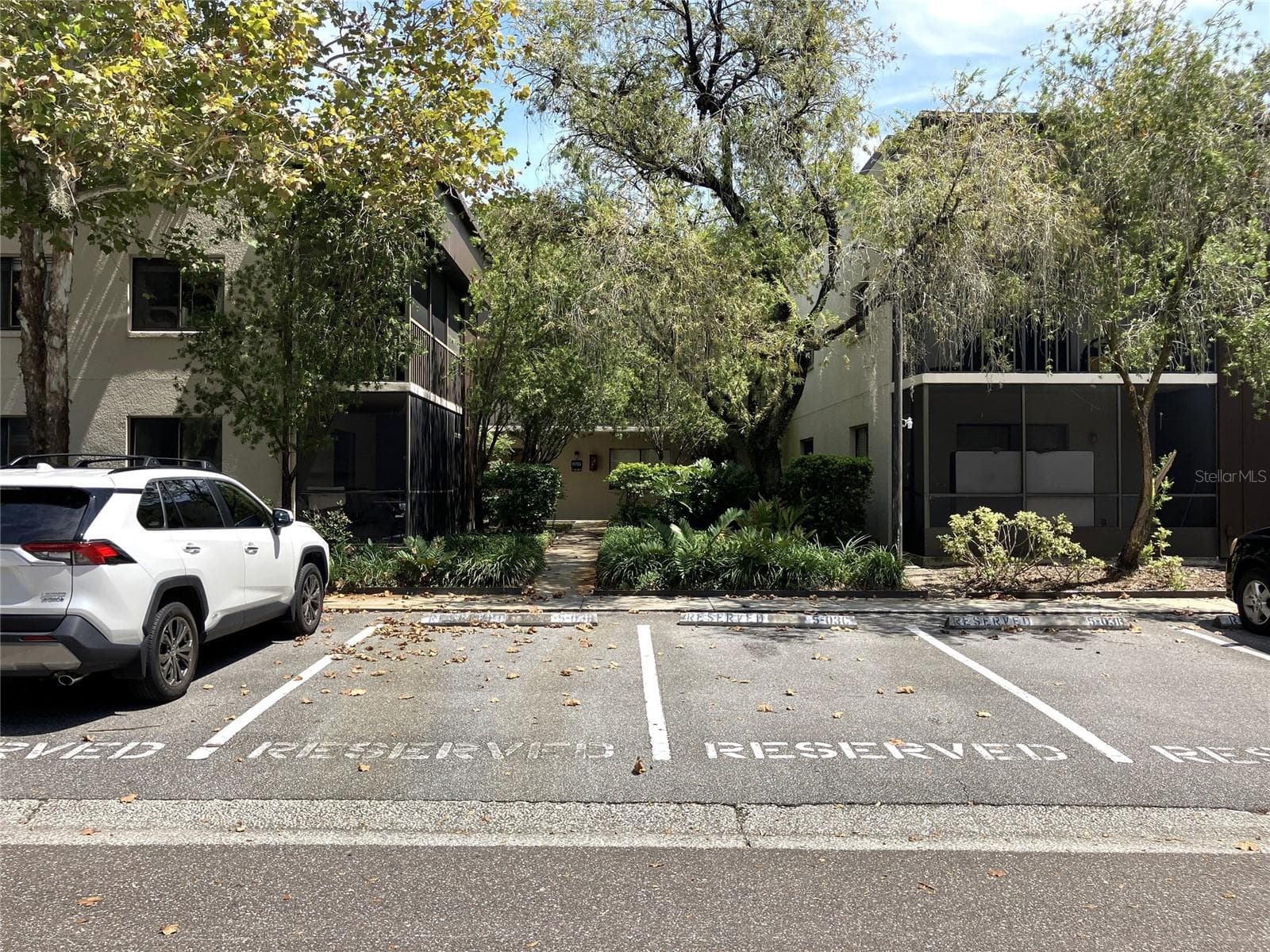 Condominium at 11703 RAINTREE VILLAGE BLVD #B, TEMPLE TERRACE, photo 2 of 60