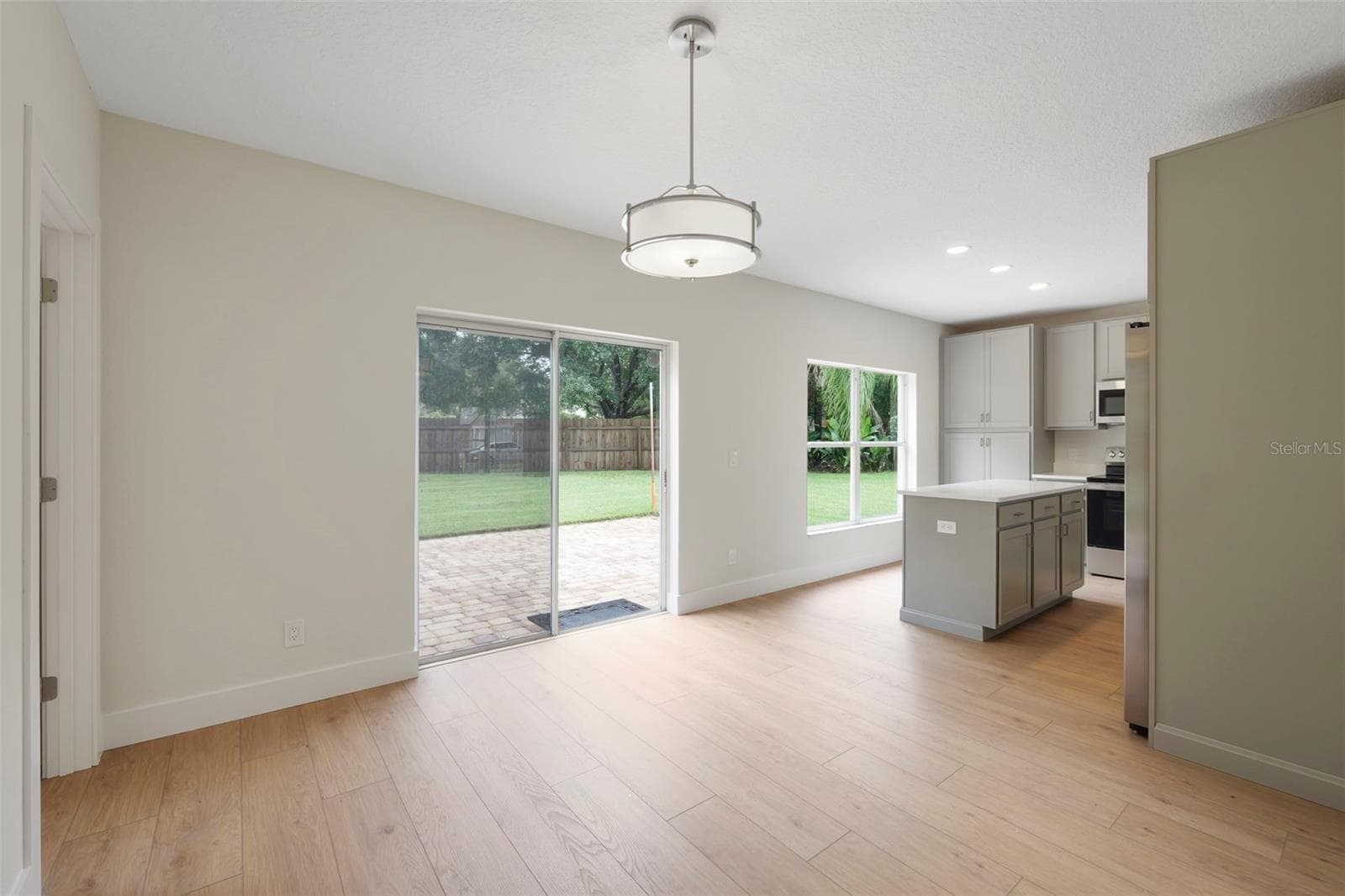 Dining room / Kitchen image 1 - 4336 WILLOWCREST CT, ORLANDO
