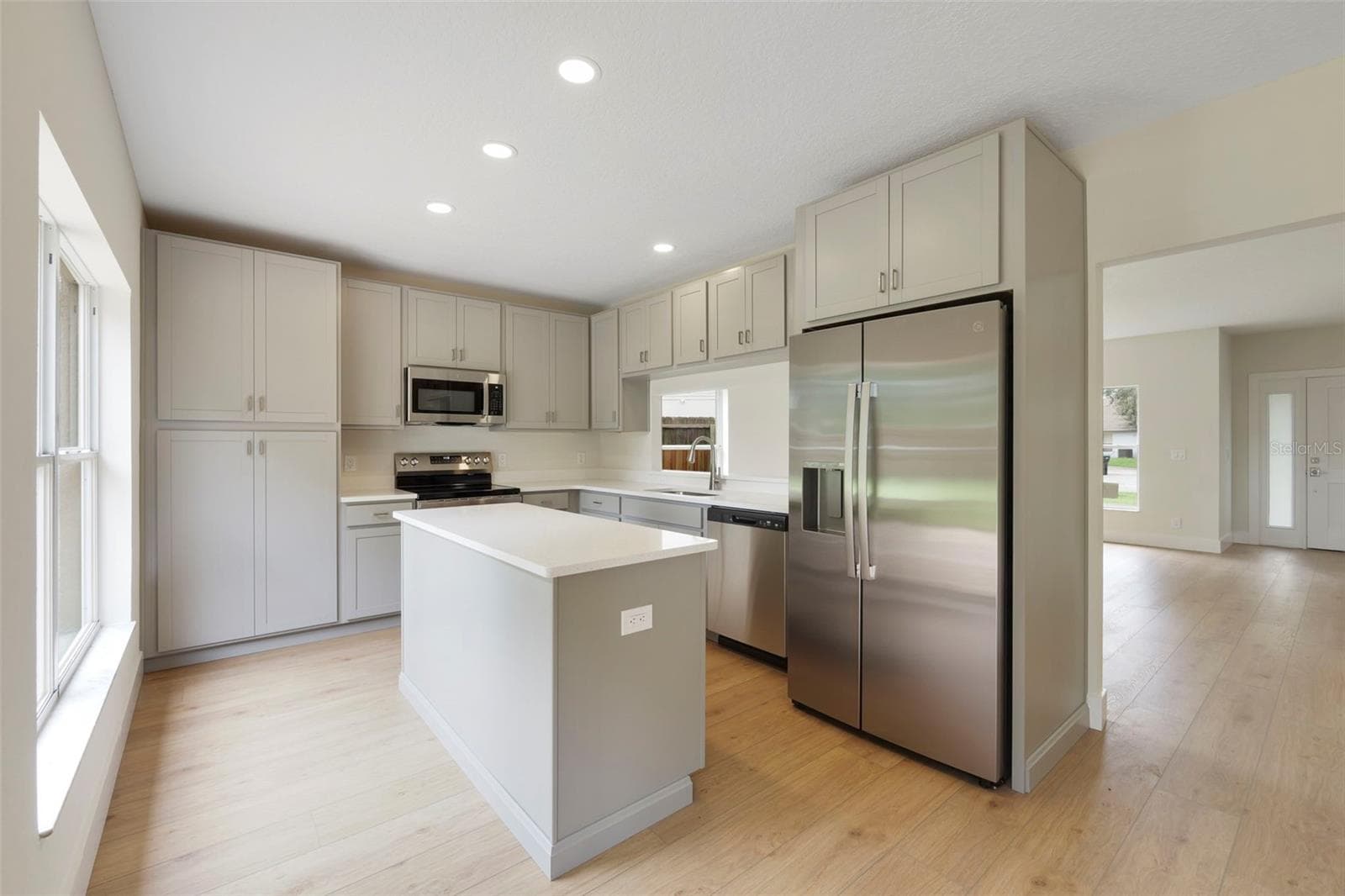 Island Kitchen & Pantry - 4336 WILLOWCREST CT, ORLANDO