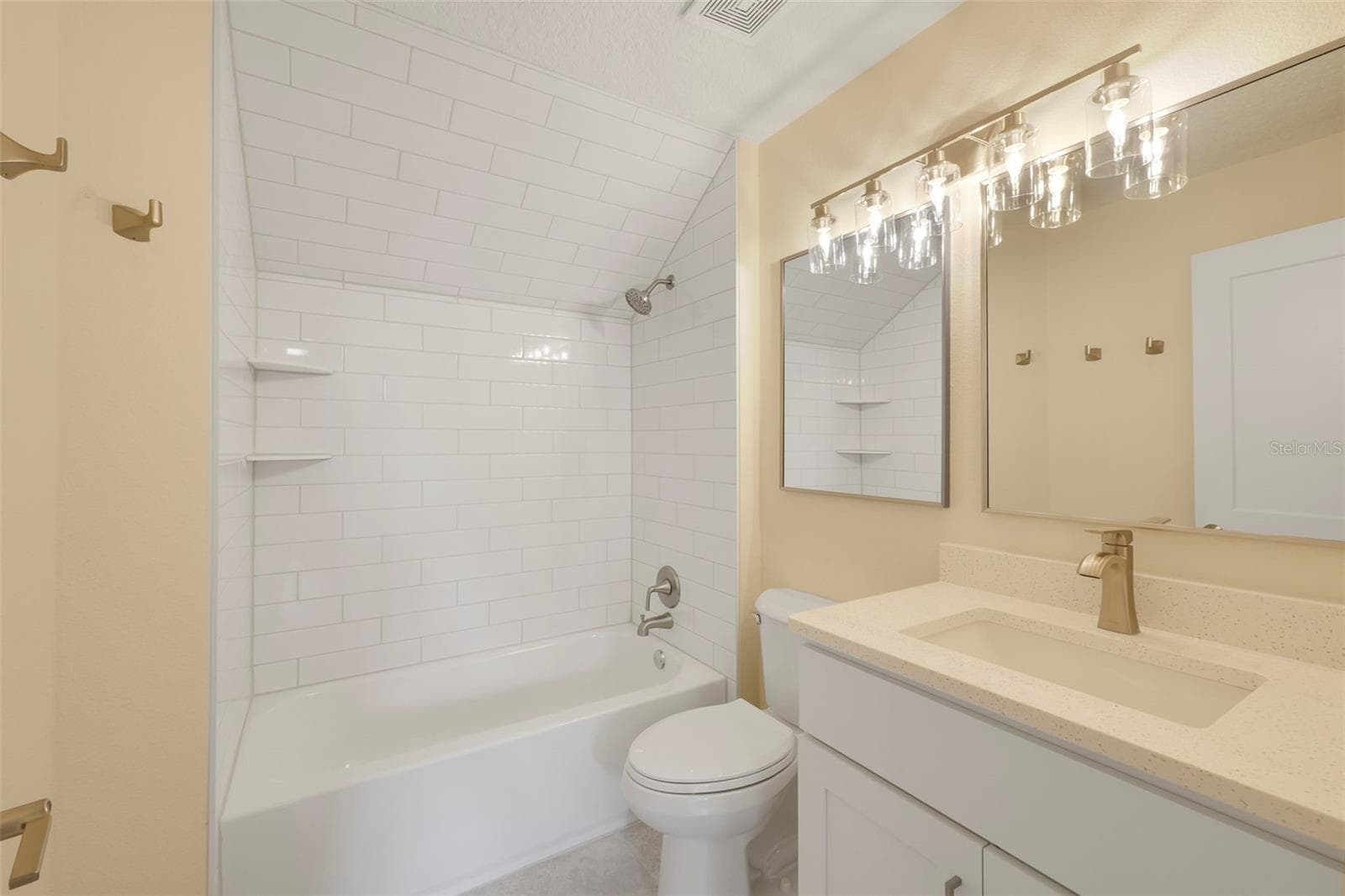 Bathroom #3 - Full bath Up stairs - 4336 WILLOWCREST CT, ORLANDO