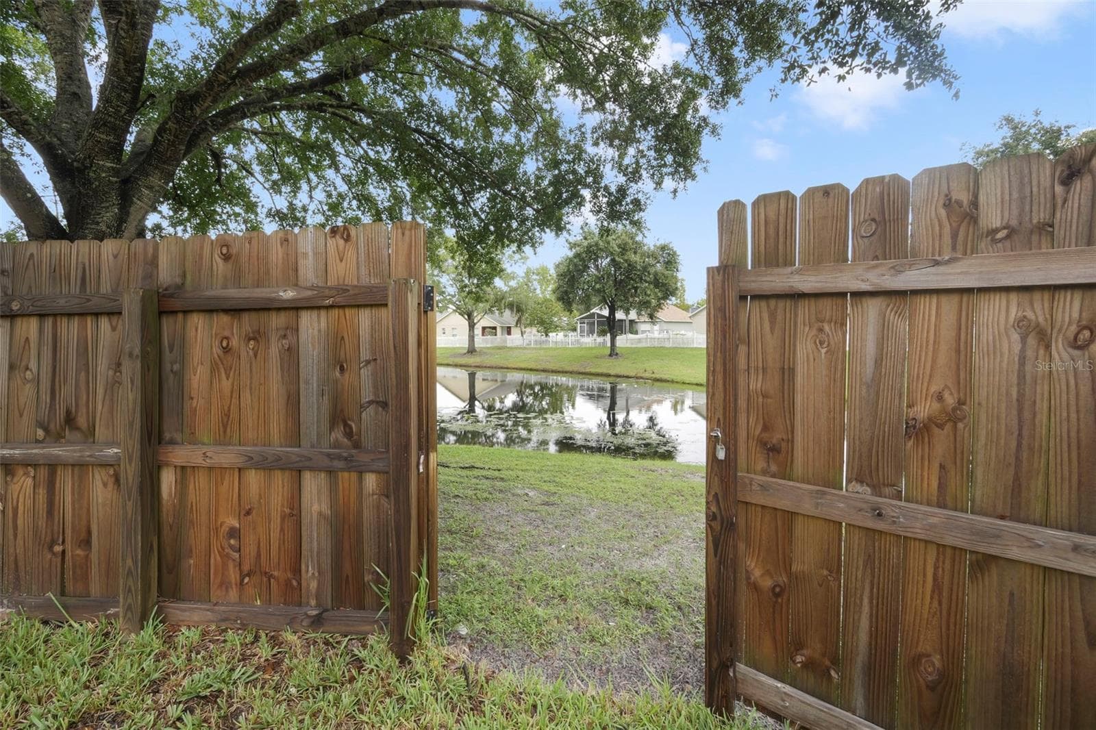 Pond View - Image 1 - 4336 WILLOWCREST CT, ORLANDO