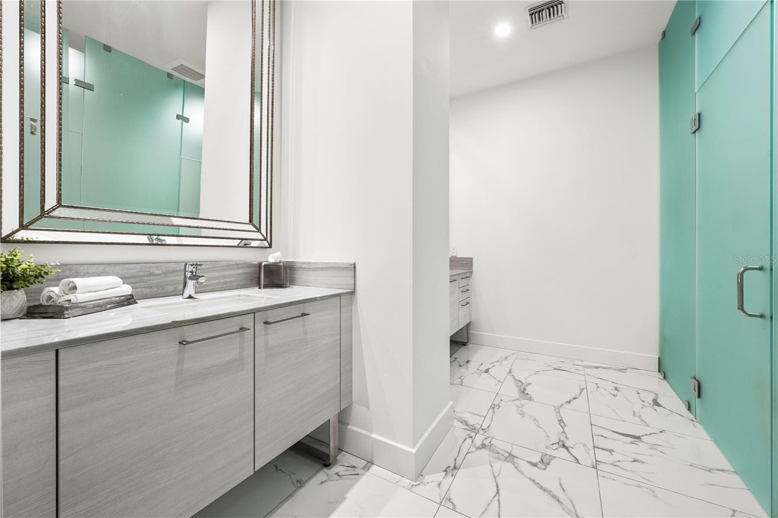Condominium at 1155 N GULFSTREAM AVE #208, SARASOTA, photo 45 of 70