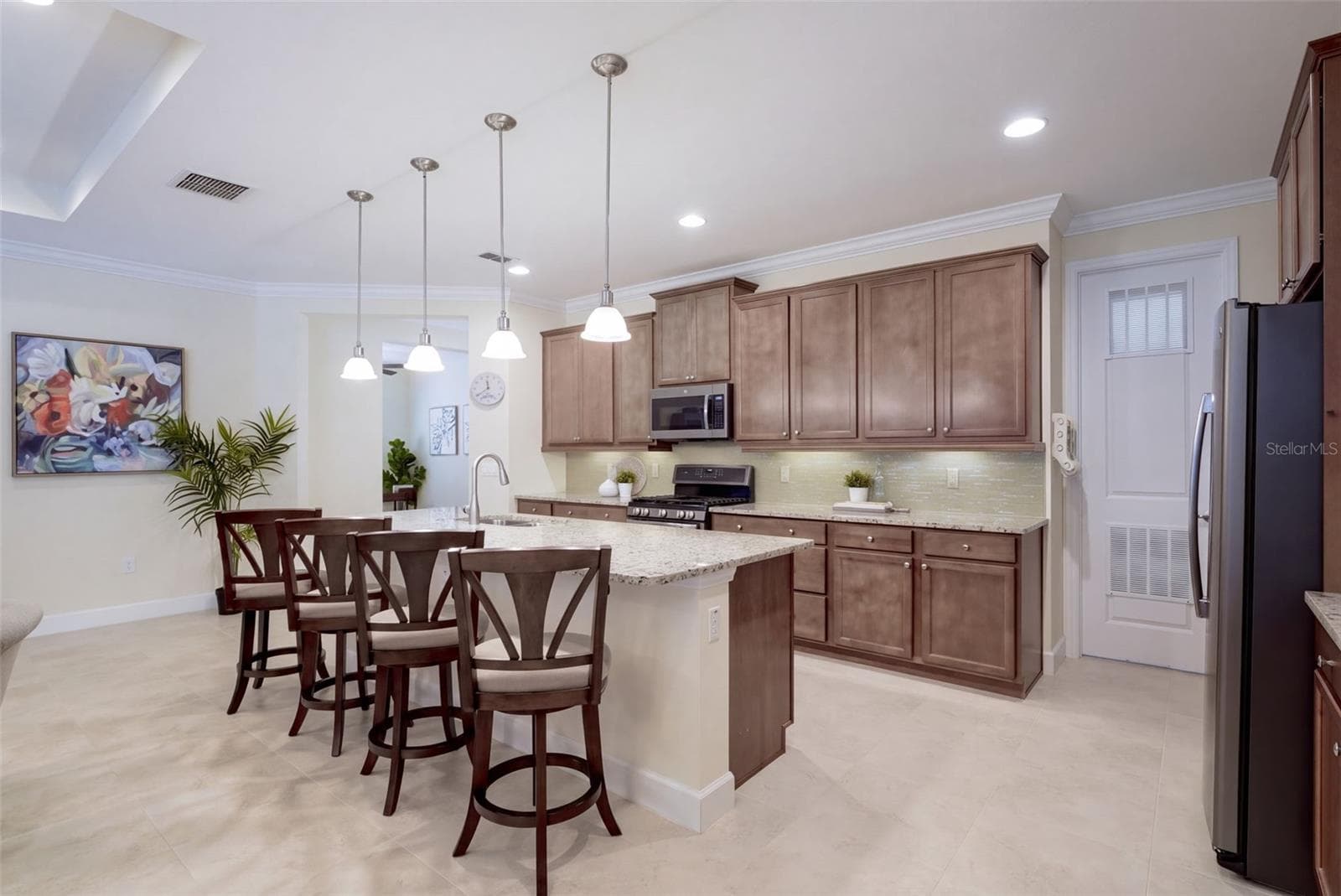 Spacious breakfast island & walk-in pantry for the Kitchen - 1233 EGGLESTON DRIVE, DELAND