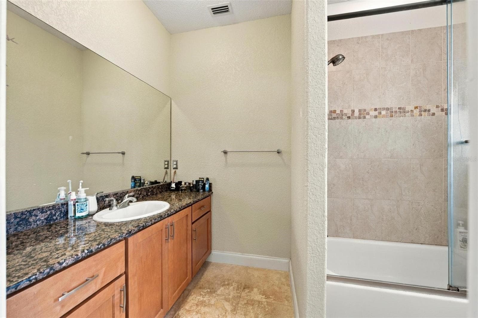 Bedroom 2 Bath - 12824 BELLERIVE DR, CLERMONT