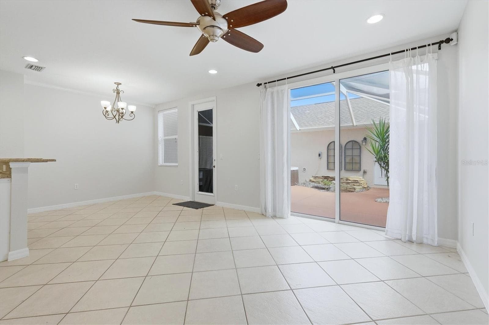 Townhouse at 5619 SIMONTON ST, BRADENTON, photo 26 of 55