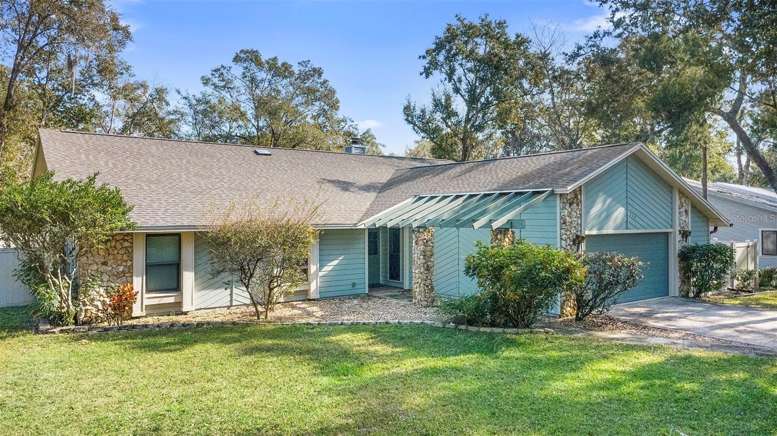317 OAK FERN CIR