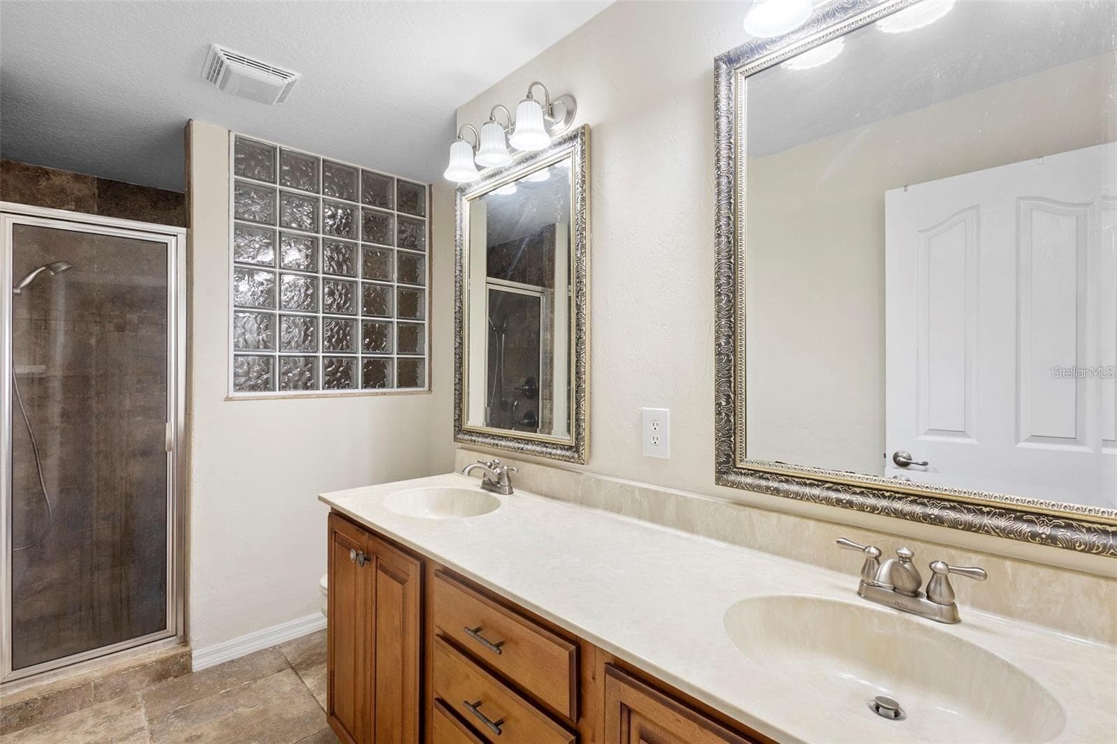 Single Family Residence at 317 OAK FERN CIR, ORMOND BEACH, photo 15 of 38
