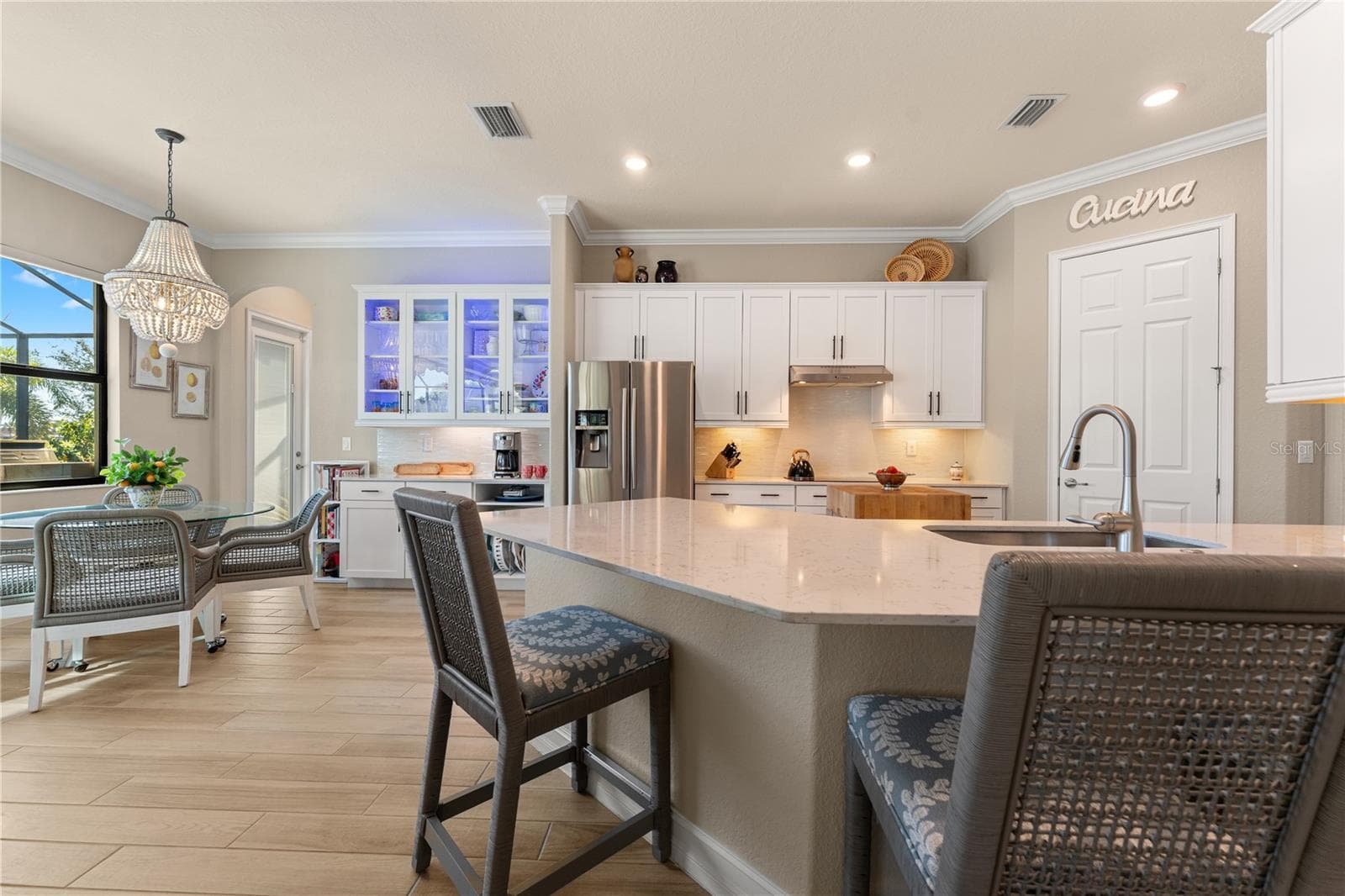 Single Family Residence at 10733 TARFLOWER DR, VENICE, photo 24 of 83