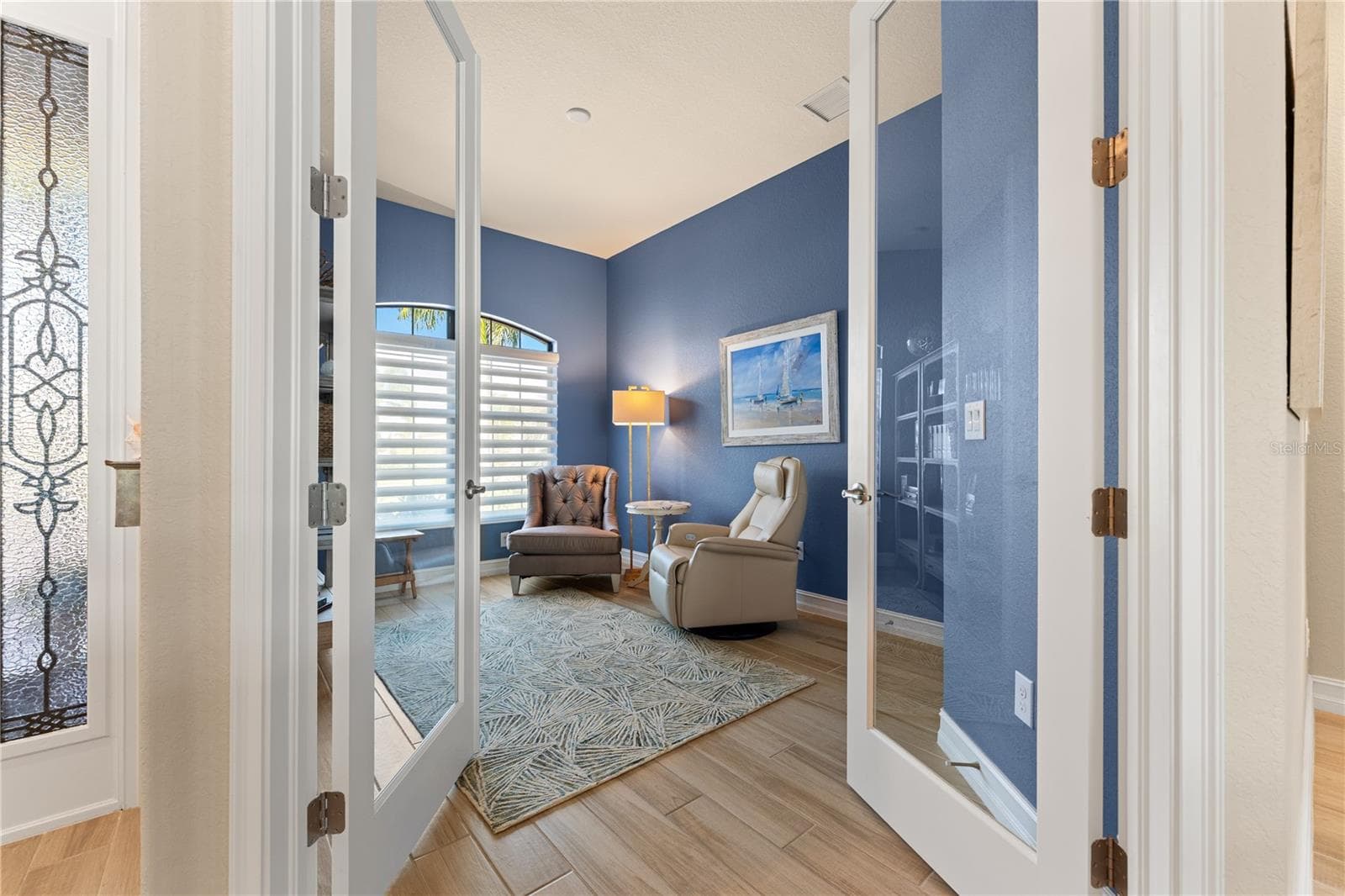 Single Family Residence at 10733 TARFLOWER DR, VENICE, photo 17 of 83