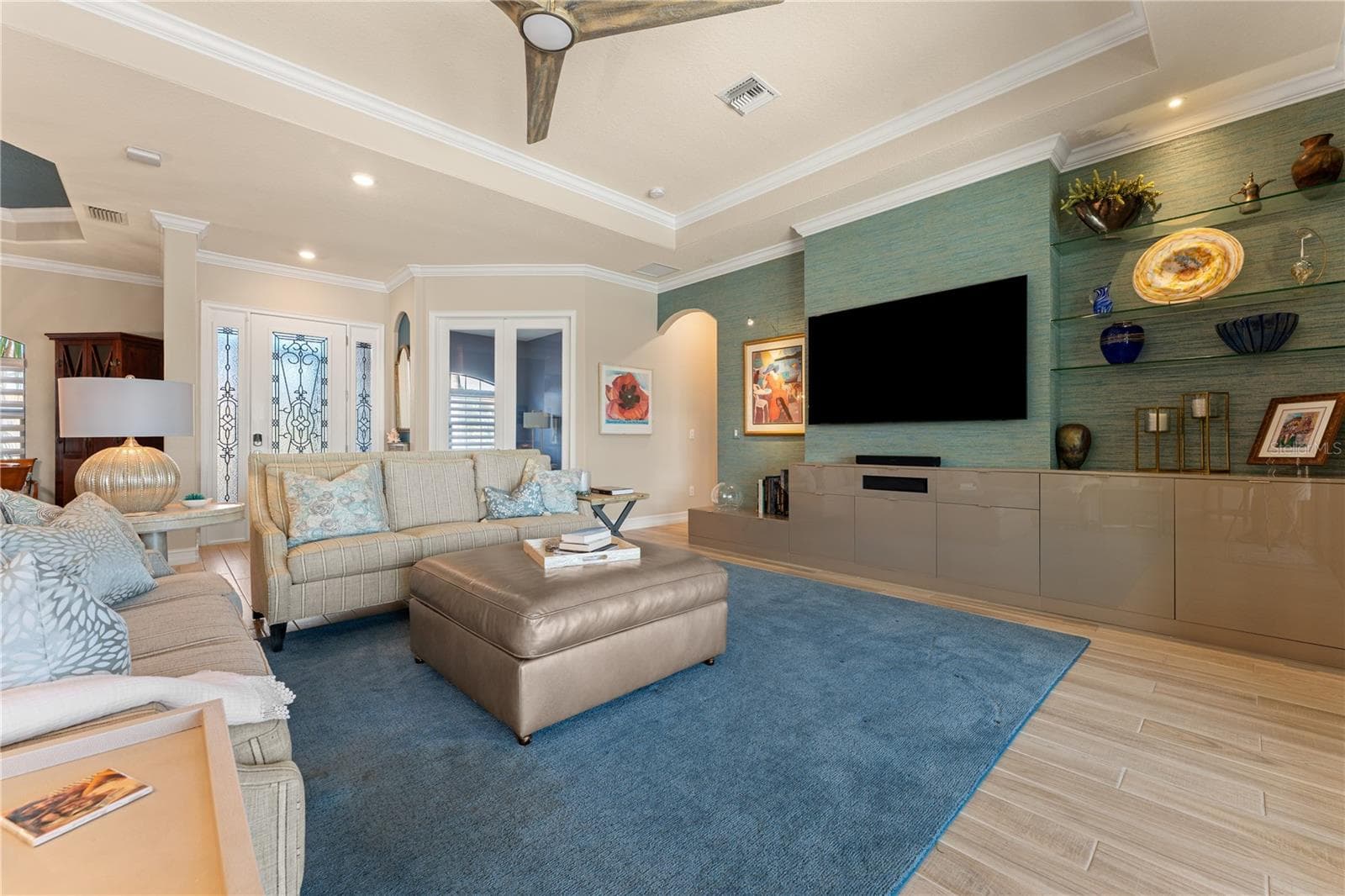 Single Family Residence at 10733 TARFLOWER DR, VENICE, photo 13 of 83