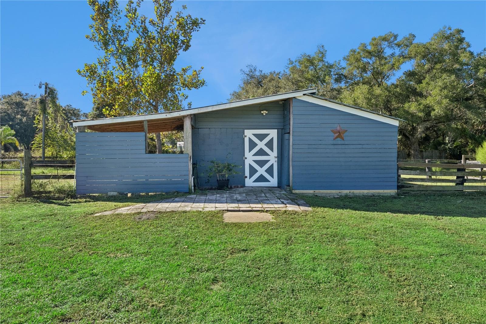 Single Family Residence at 1350 ARAPAHO TRL, GENEVA, photo 43 of 63