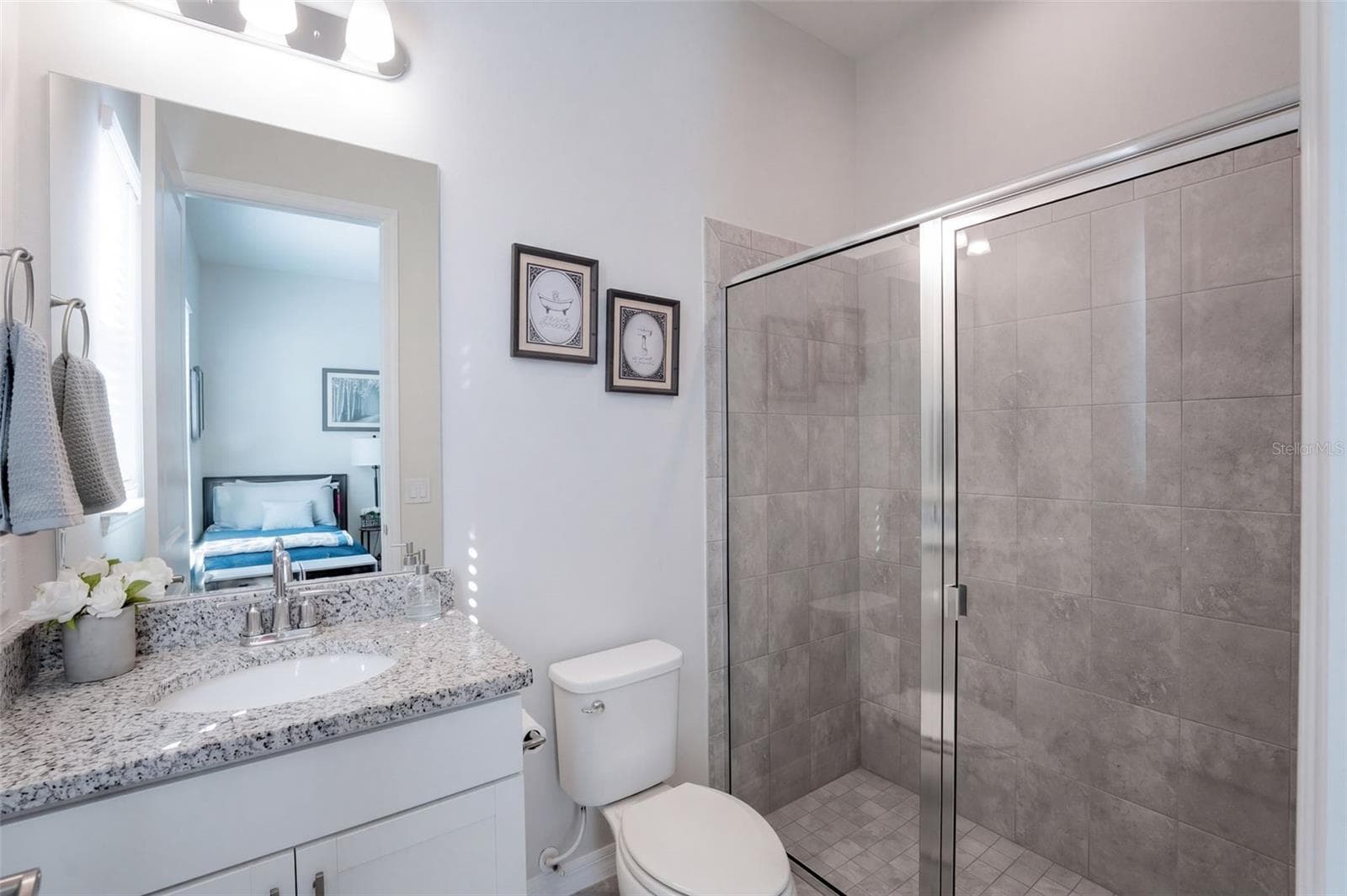 en suite bathroom 1st floor - 4773 RIVERWALK DR, ST CLOUD