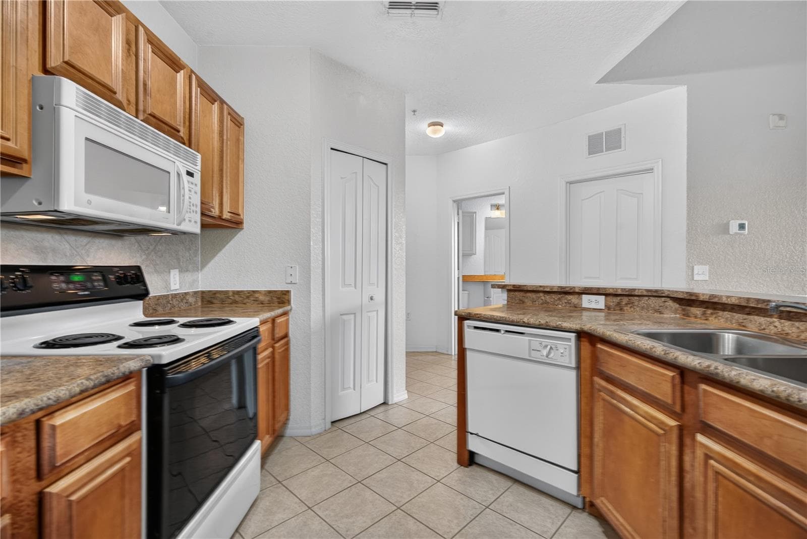 Condominium at 6149 METROWEST BLVD #308, ORLANDO, photo 10 of 48