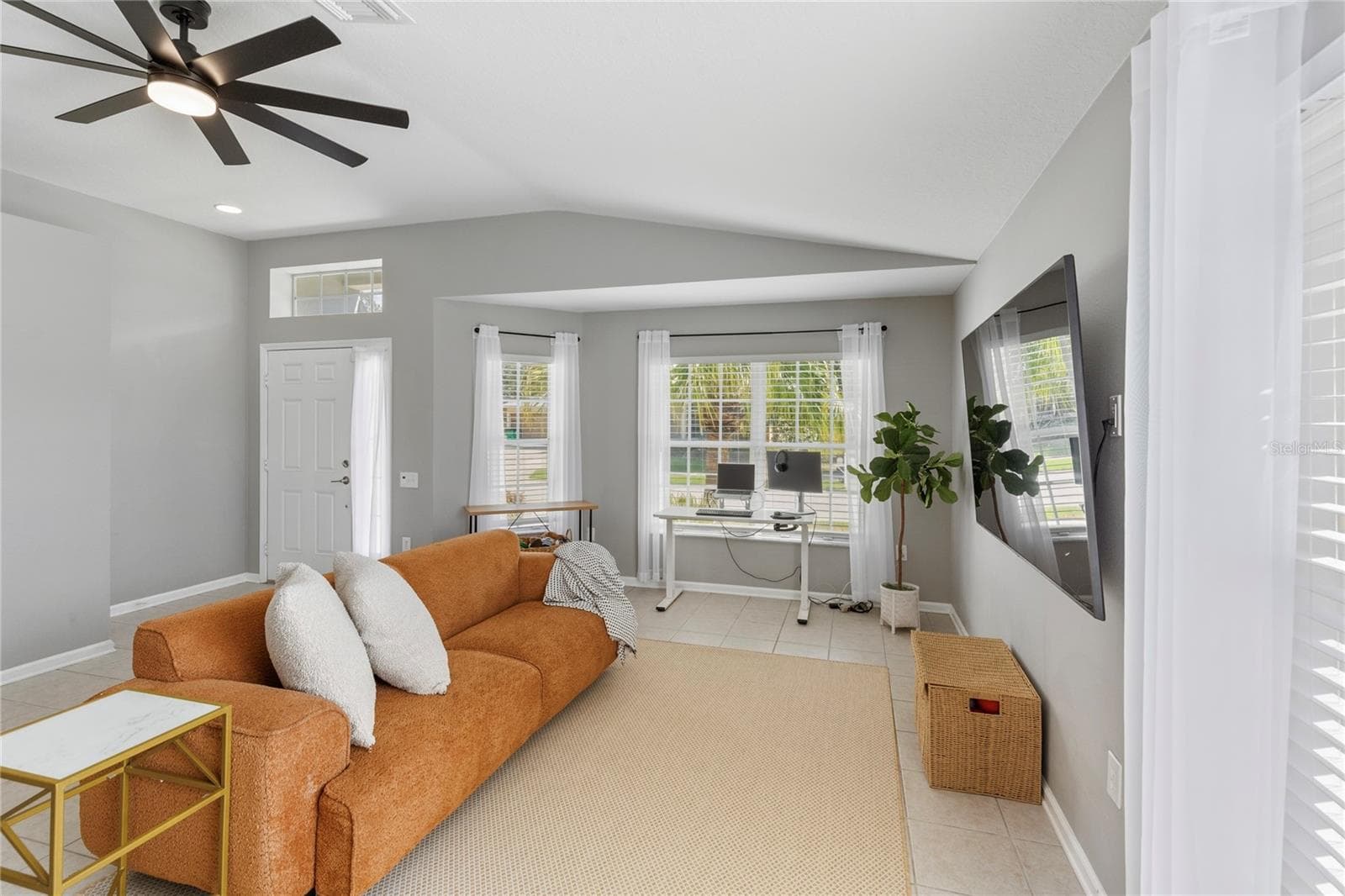 Flex space could benefit formal living and dining - 7619 CRESCENT PALM DR, WESLEY CHAPEL