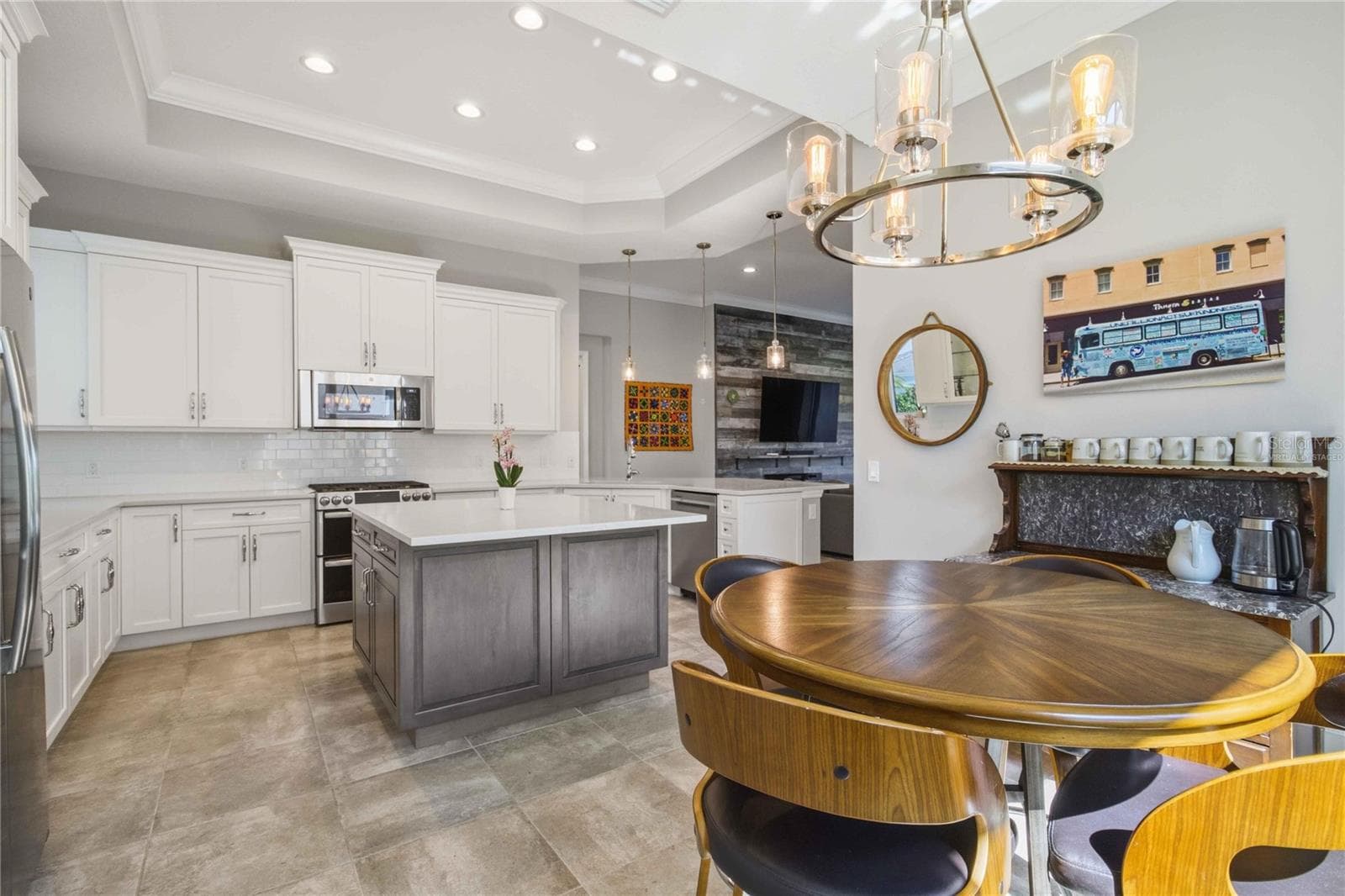 Virtually Staged - 5003 TOBERMORY WAY, BRADENTON