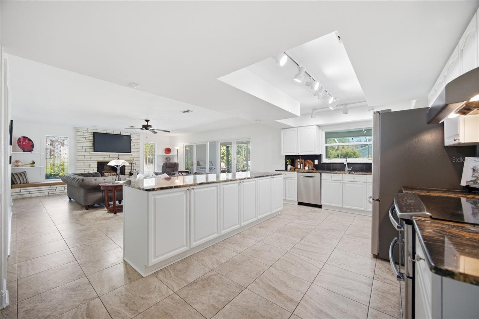 Single Family Residence at 2308 SETON LN, LARGO, photo 9 of 63