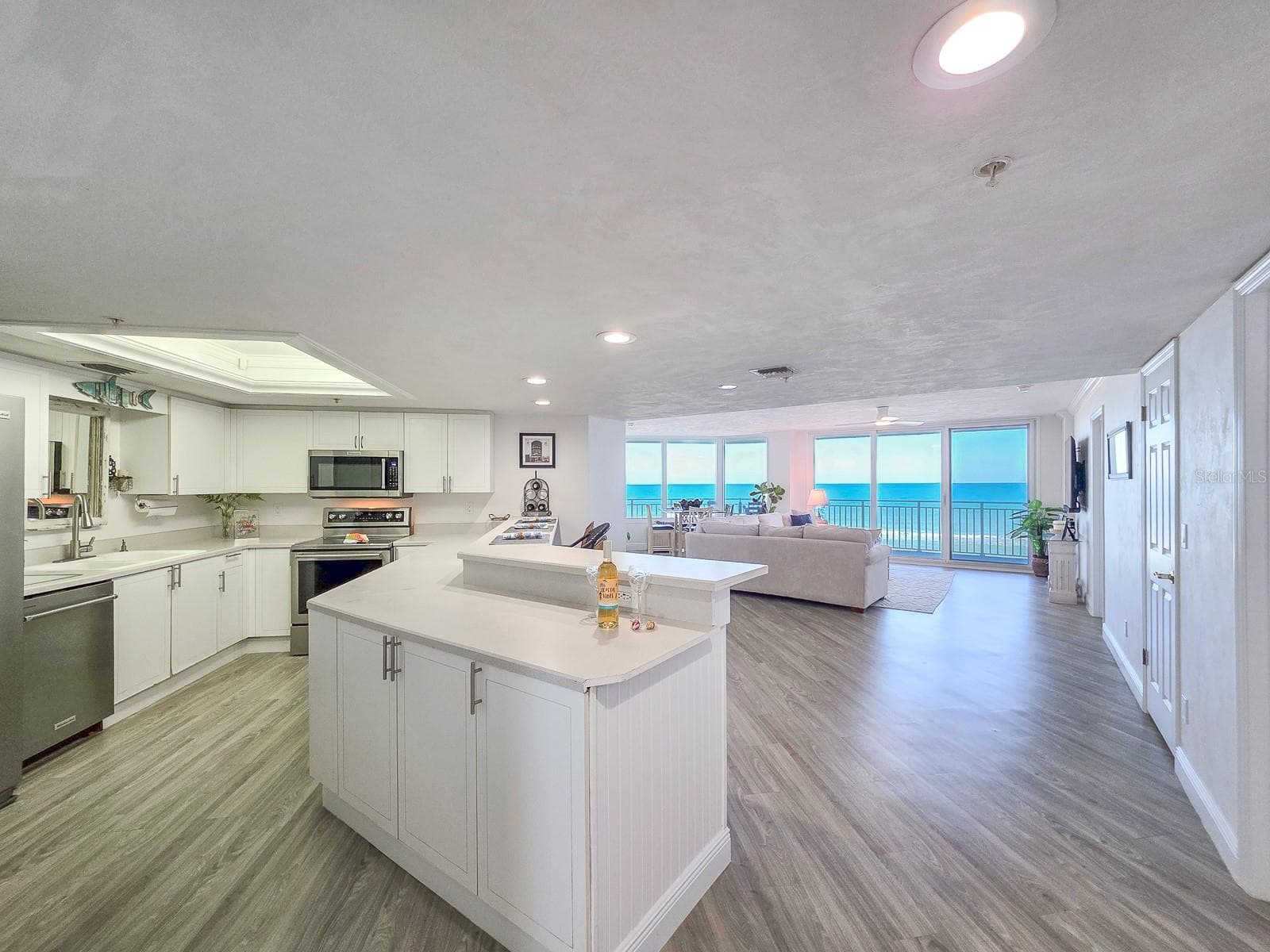 Kitchen - 2545 S ATLANTIC AVE #403, DAYTONA BEACH SHORES