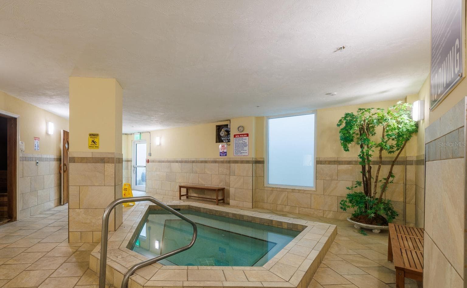 Hot tub - 2545 S ATLANTIC AVE #403, DAYTONA BEACH SHORES