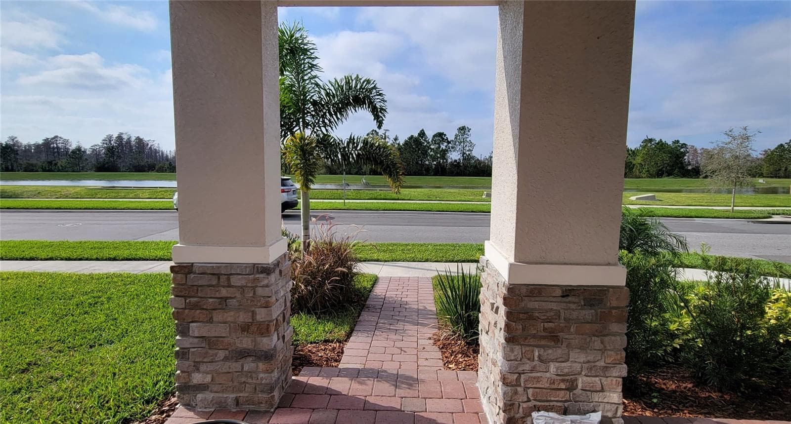 Single Family Residence at 13051 SPRING GROVE WAY, WINTER GARDEN, photo 3 of 54