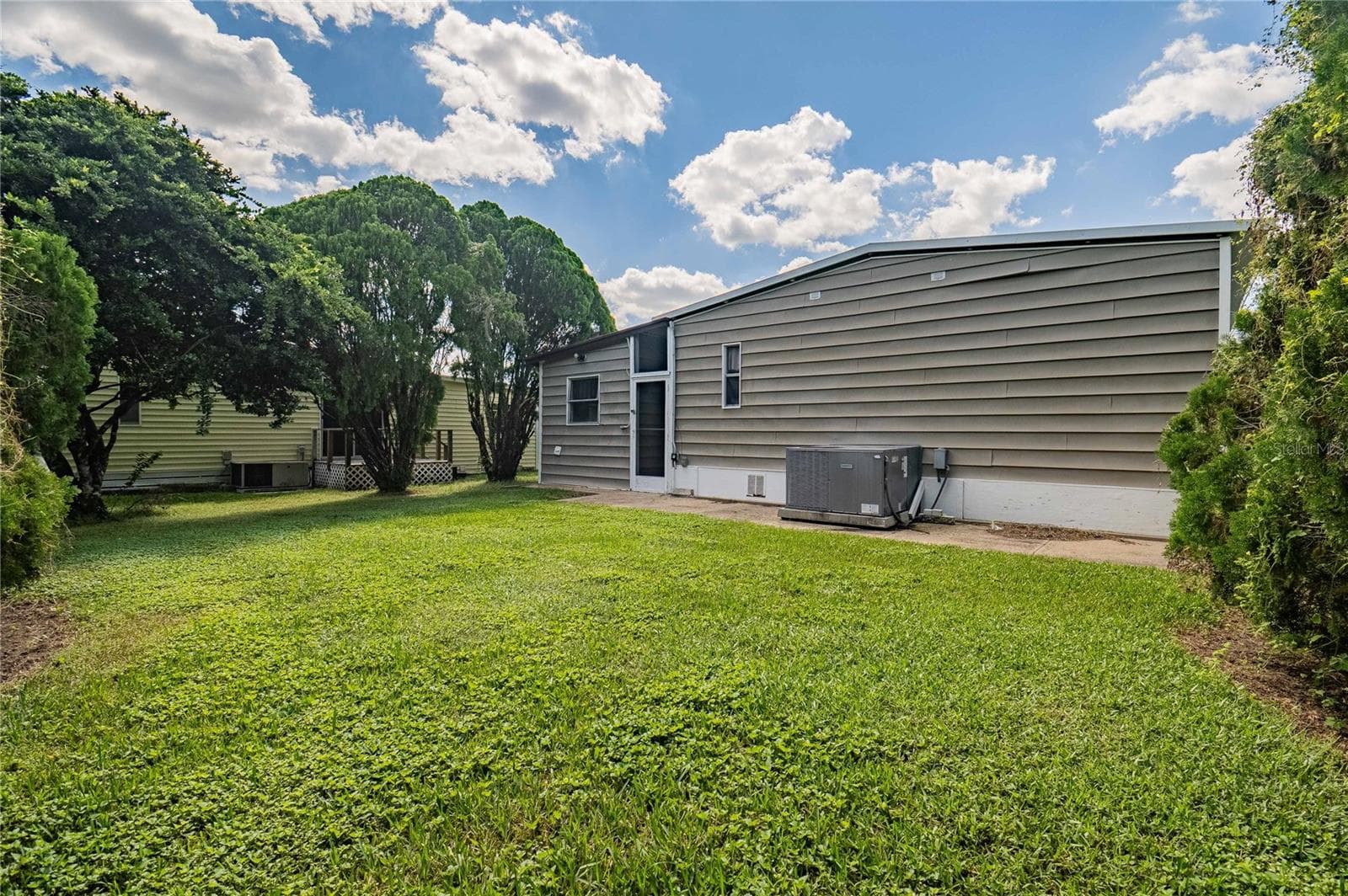 Manufactured Home at 5600 ARROWHEAD DR, ZEPHYRHILLS, photo 9 of 49