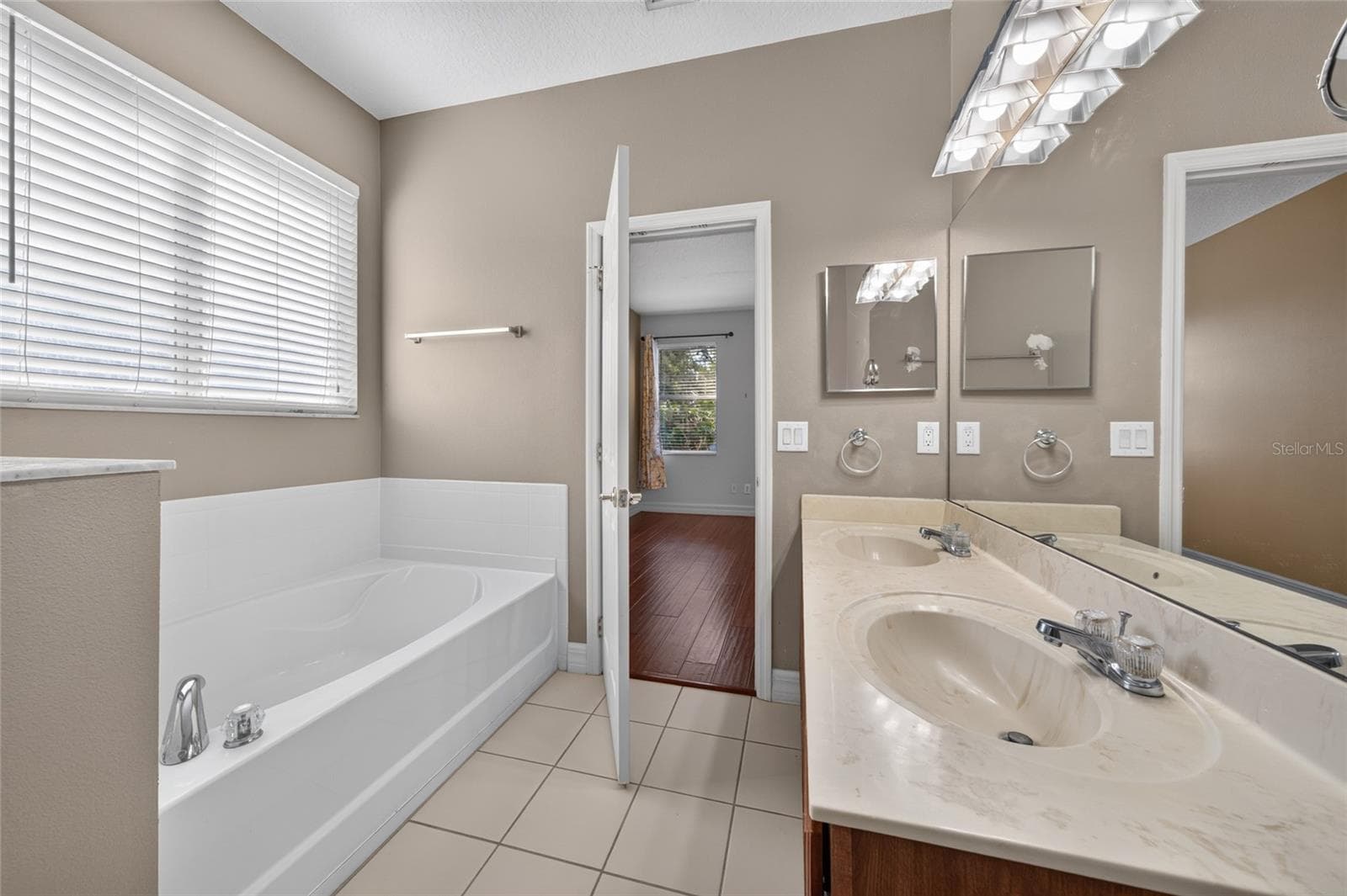 master bathroom - 9806 CHORLTON CIR, ORLANDO