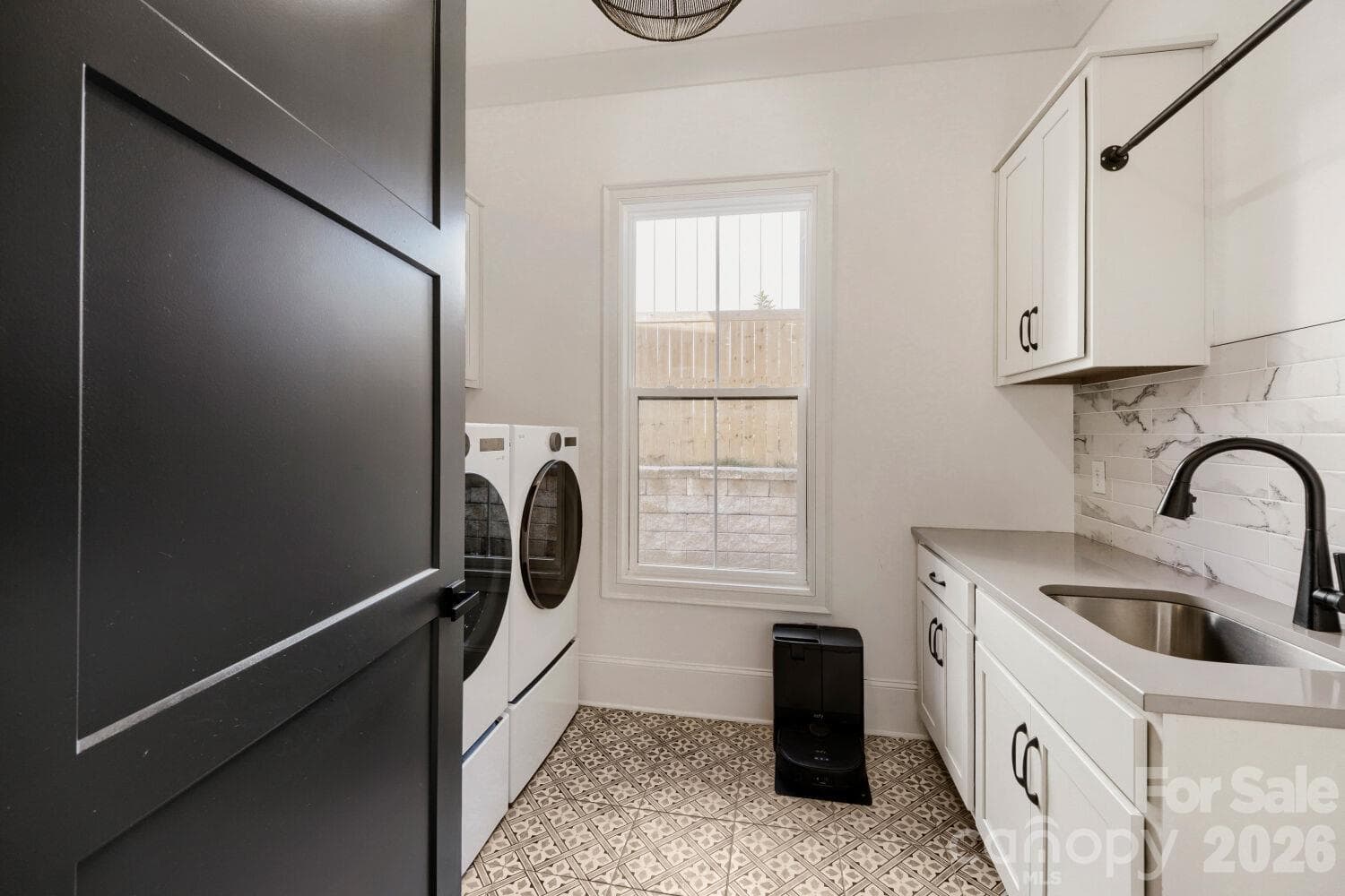 Townhouse at 1329 Bywood Lane, Charlotte, photo 25 of 32