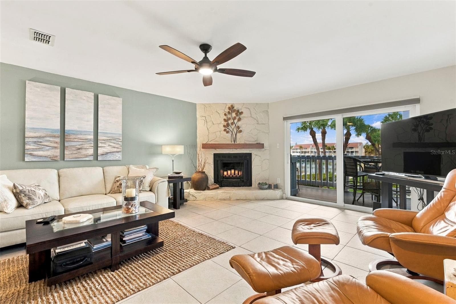 Townhouse at 12148 CAPRI CIR, TREASURE ISLAND, photo 4 of 58