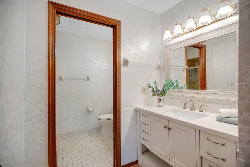 Primary Bathroom Vanity Area - 902 VICKSBURG STREET ST, DELTONA