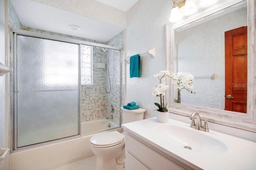 Secondary Bathroom - 902 VICKSBURG STREET ST, DELTONA