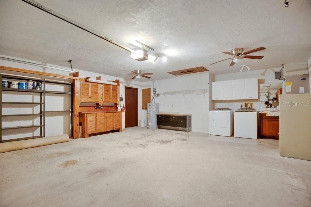 Garage for 2 cars - 902 VICKSBURG STREET ST, DELTONA