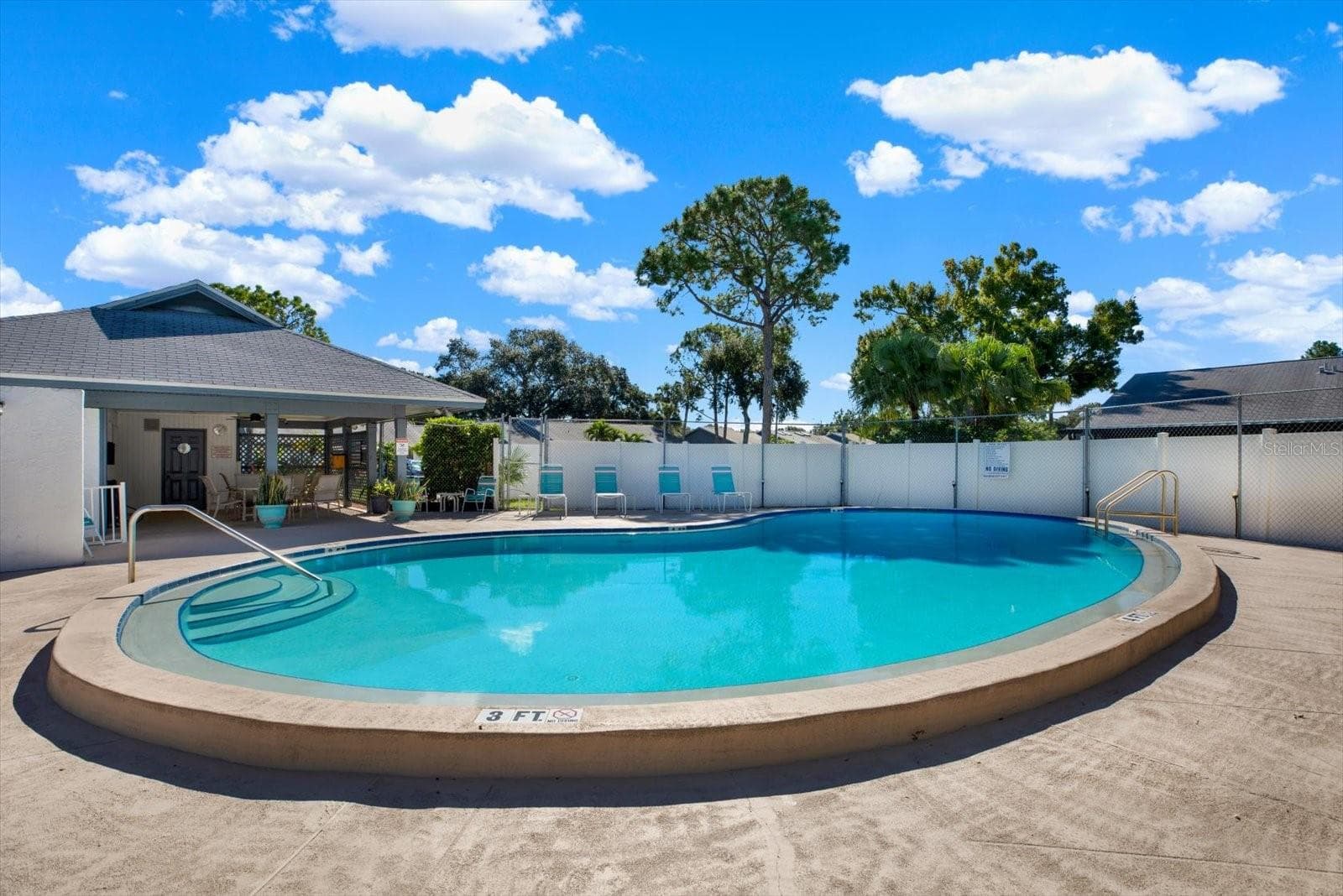 Villa at 7216 PARKSIDE VILLAS DR, ST PETERSBURG, photo 18 of 19