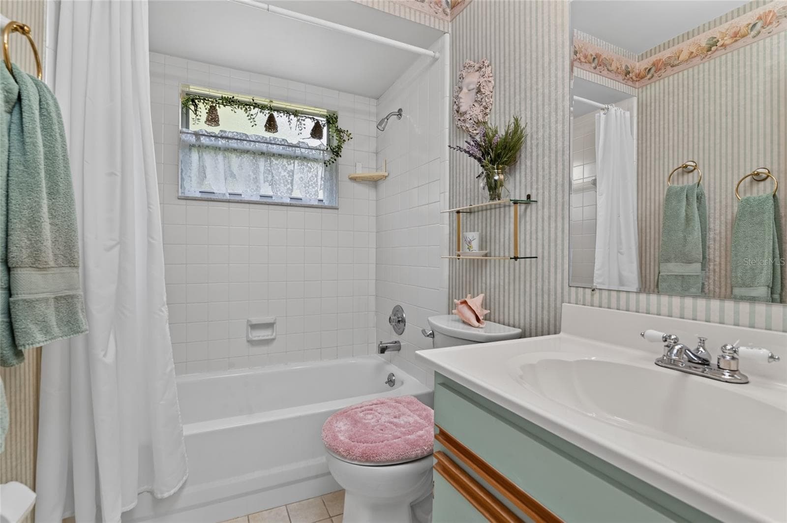 Guest Bath - 3545 BRISTLECONE CT, KISSIMMEE