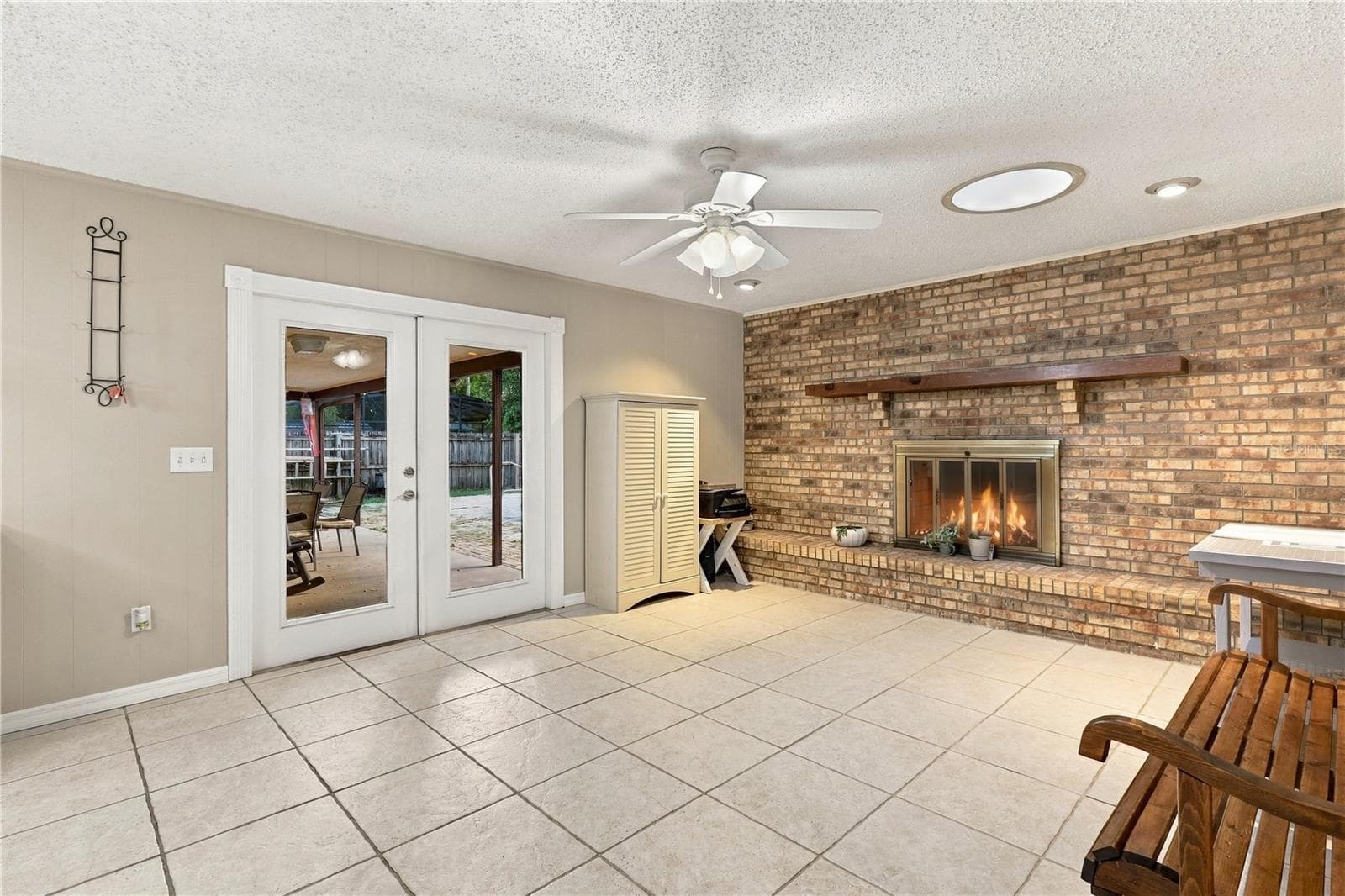 Family Room - 2020 ALDORO TER, DELTONA
