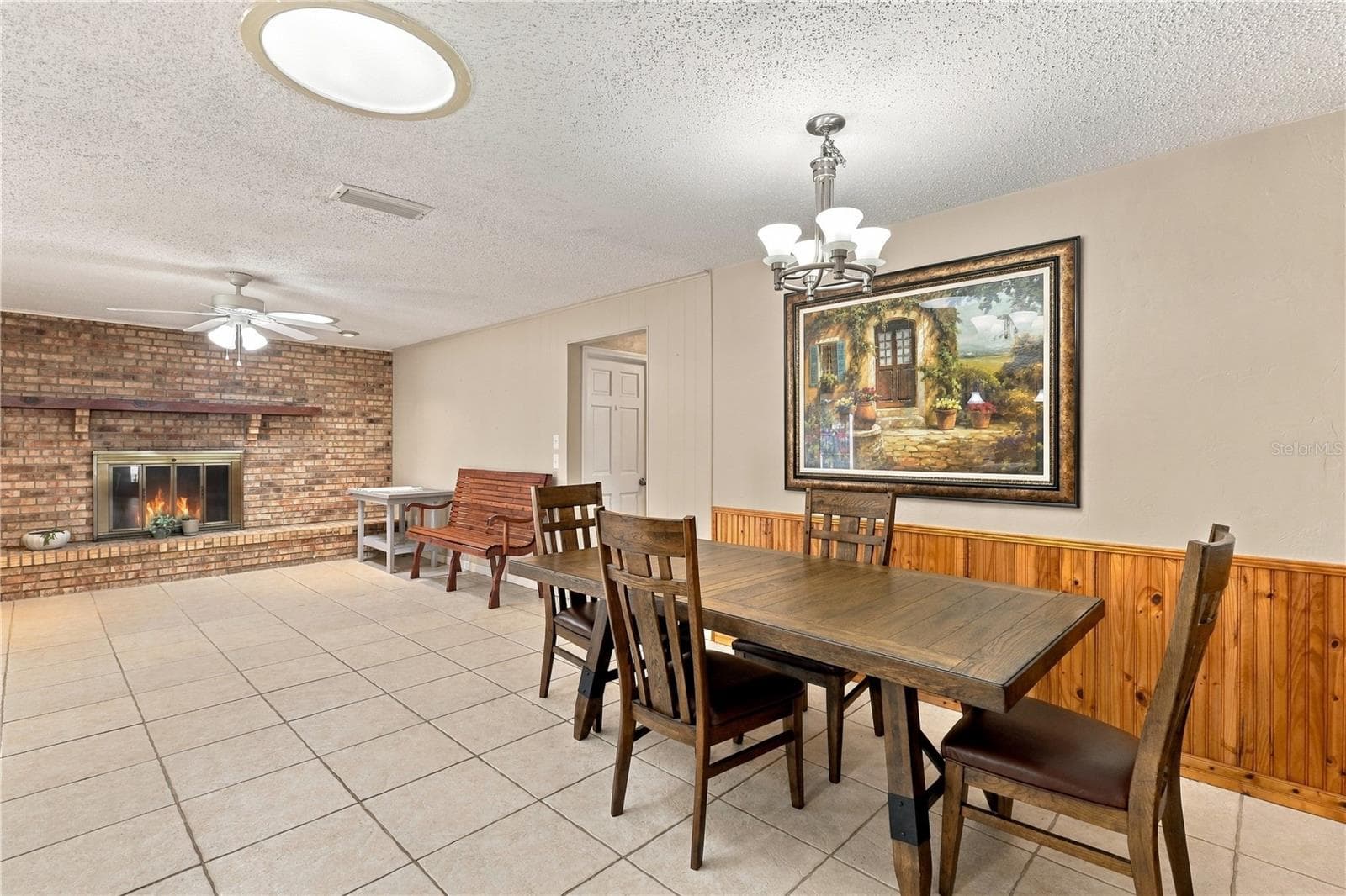 Nook/family room - 2020 ALDORO TER, DELTONA