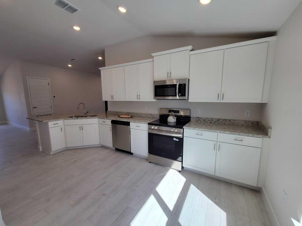 Picture of similar home for illustrative purposes only. Colors and features will vary! - 4416 SW 92ND PLACE RD, OCALA