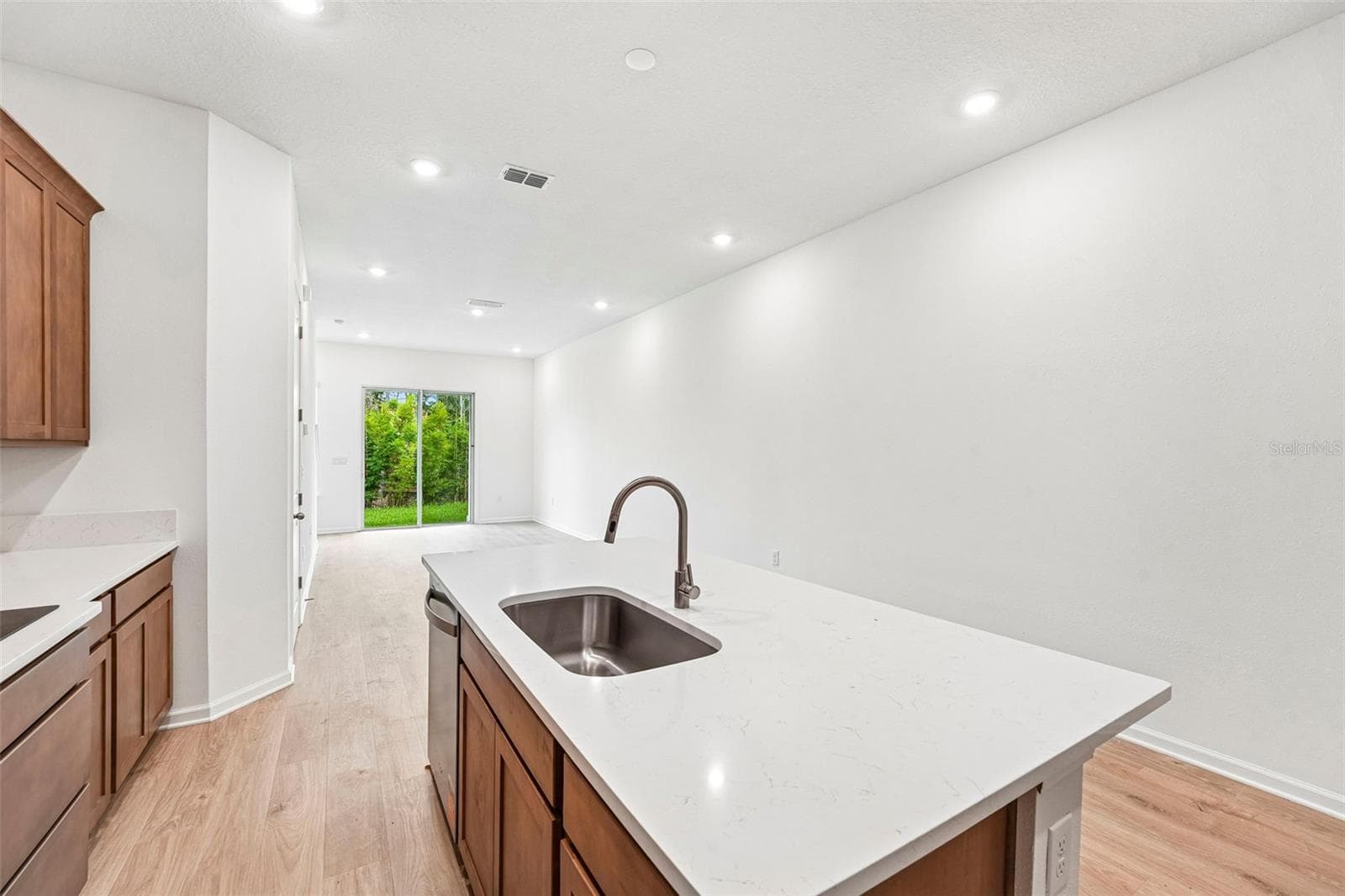 Townhouse at ELLIS COVE, JACKSONVILLE, photo 14 of 29